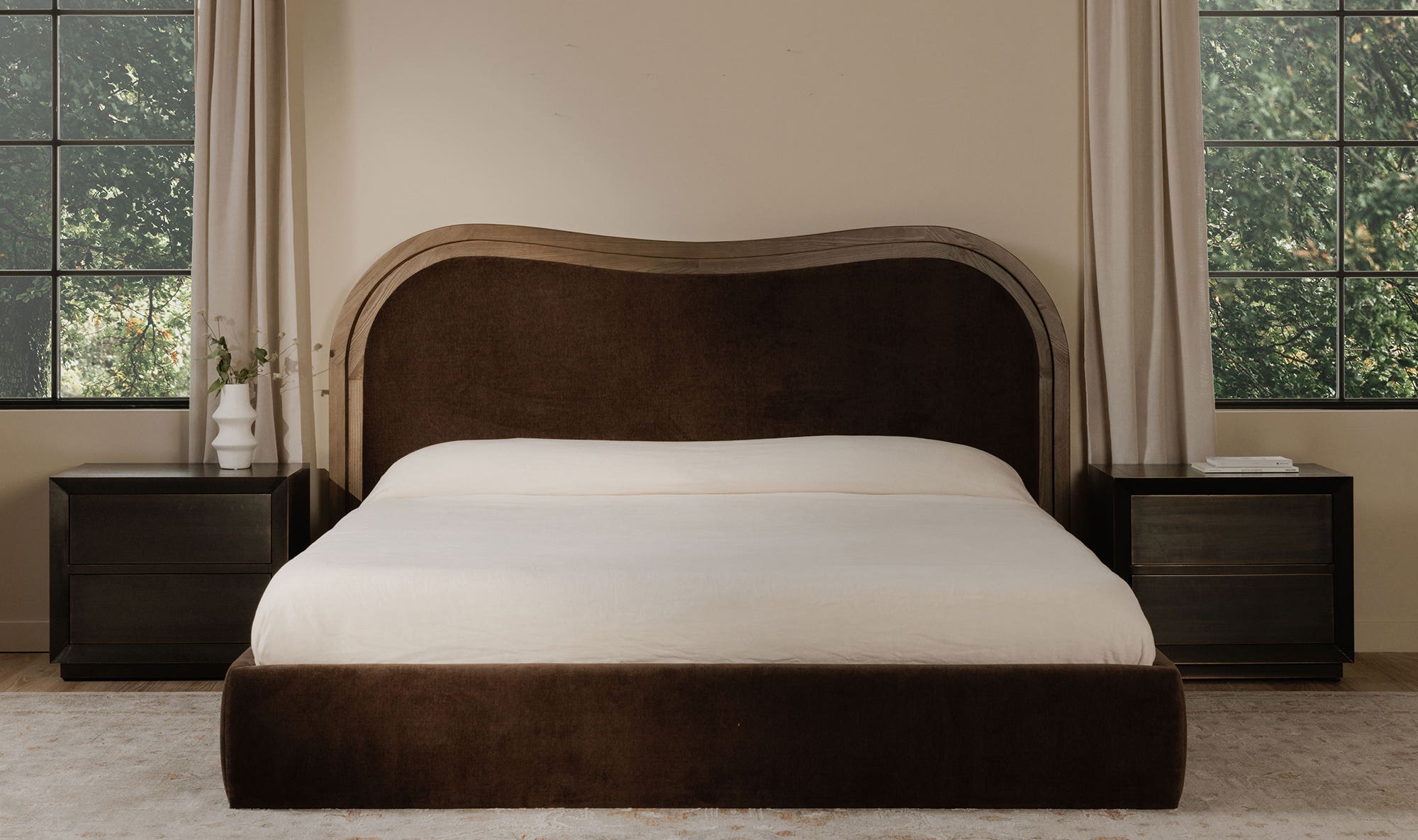 Moes Camilla Queen Bed FO-1037