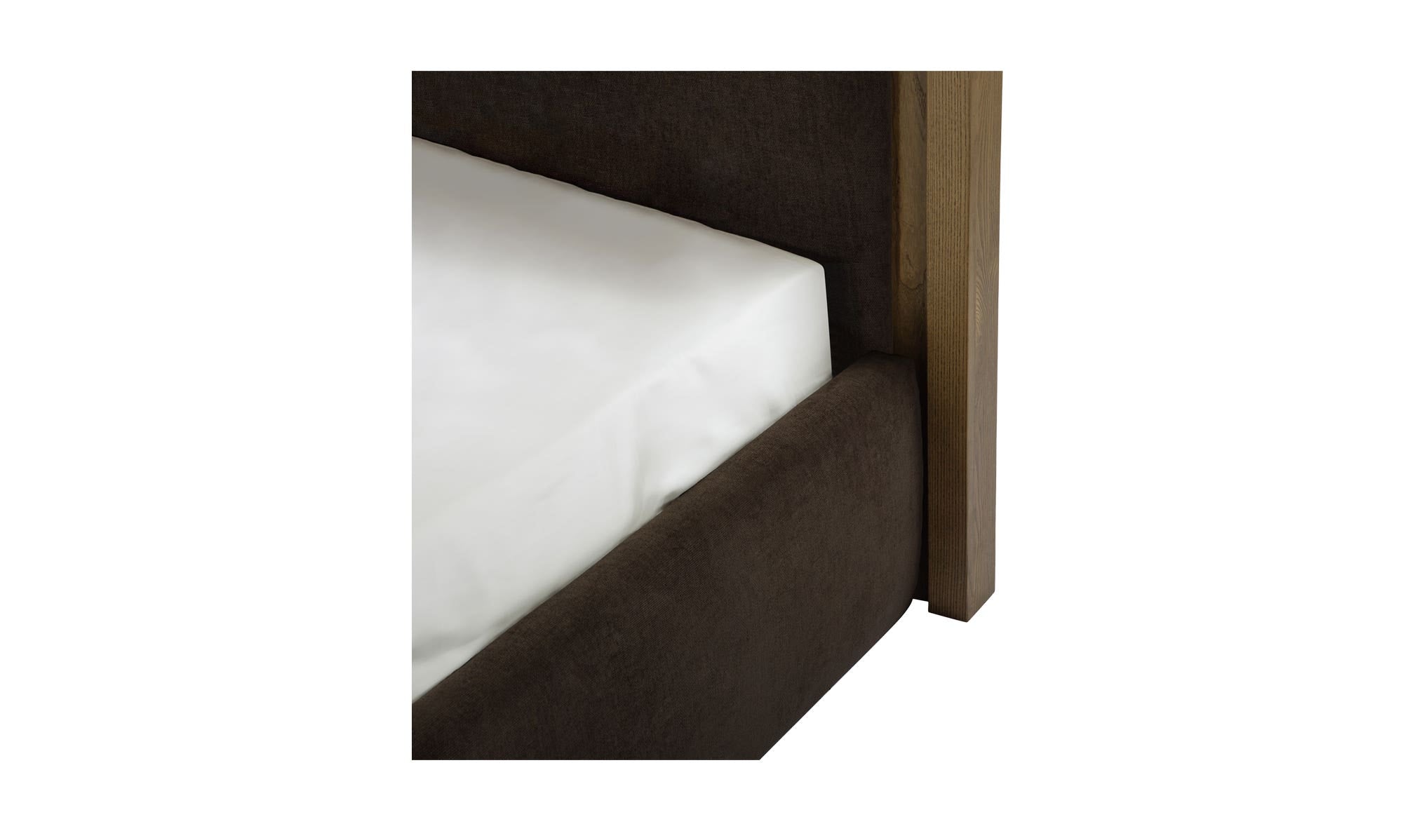 Moes Camilla Queen Bed FO-1037