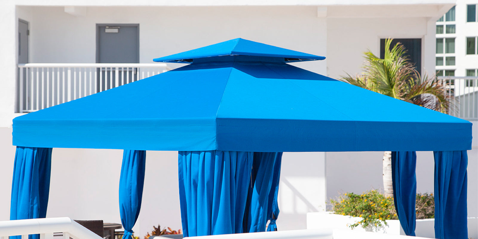 Oasis Vented Roof Cabana