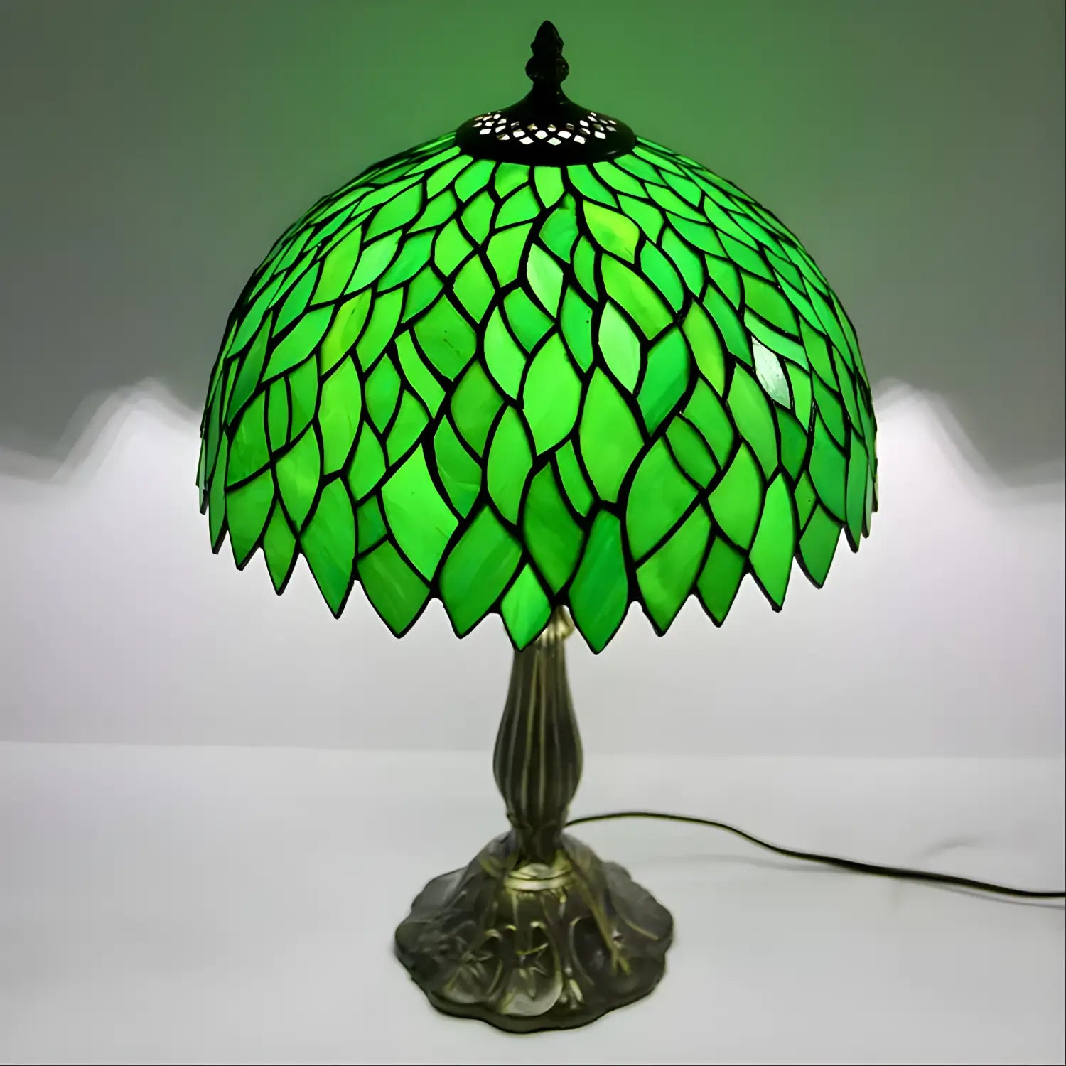 Green Leaf Tiny Tiffany Lamp | Glass Tabletop
