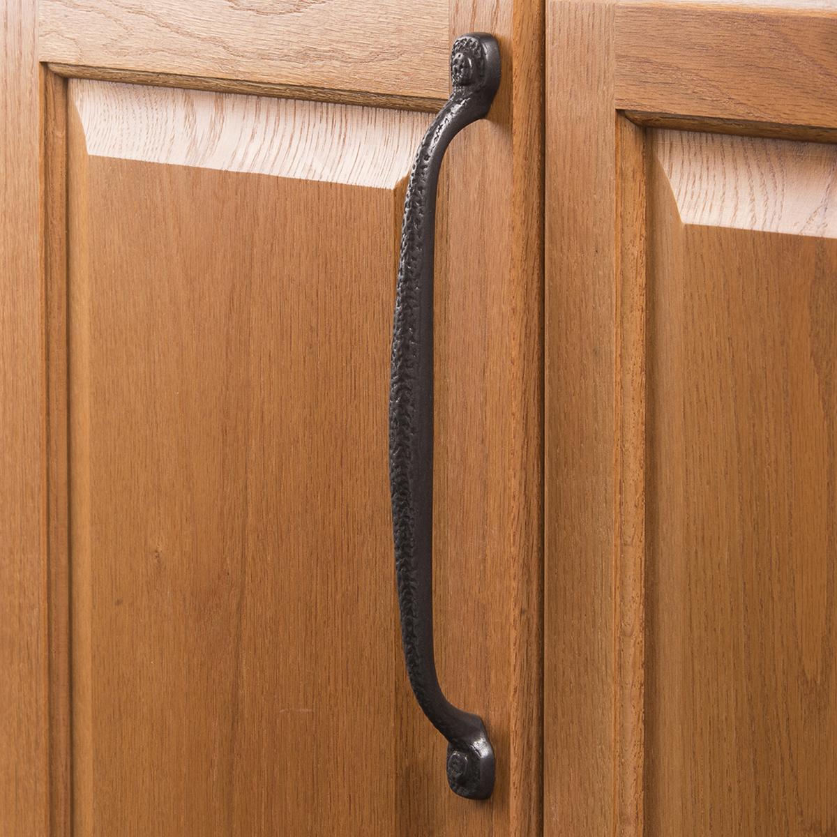 Hickory P2995, 8-13/16 Inch (224mm) Refined Rustic Pull