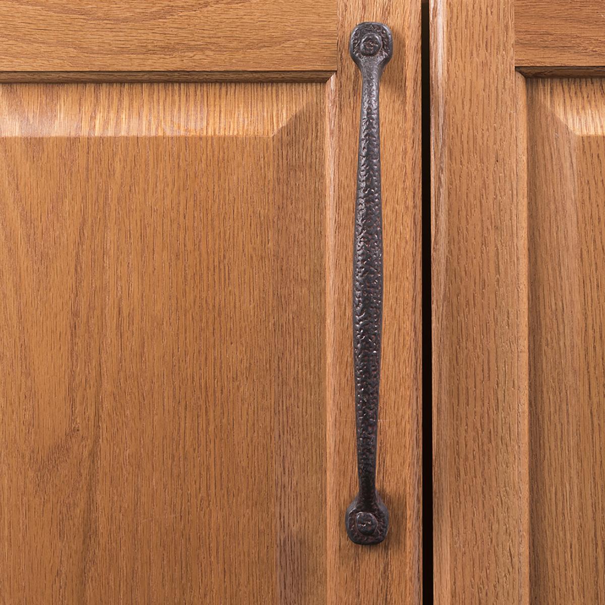 Hickory P2995, 8-13/16 Inch (224mm) Refined Rustic Pull