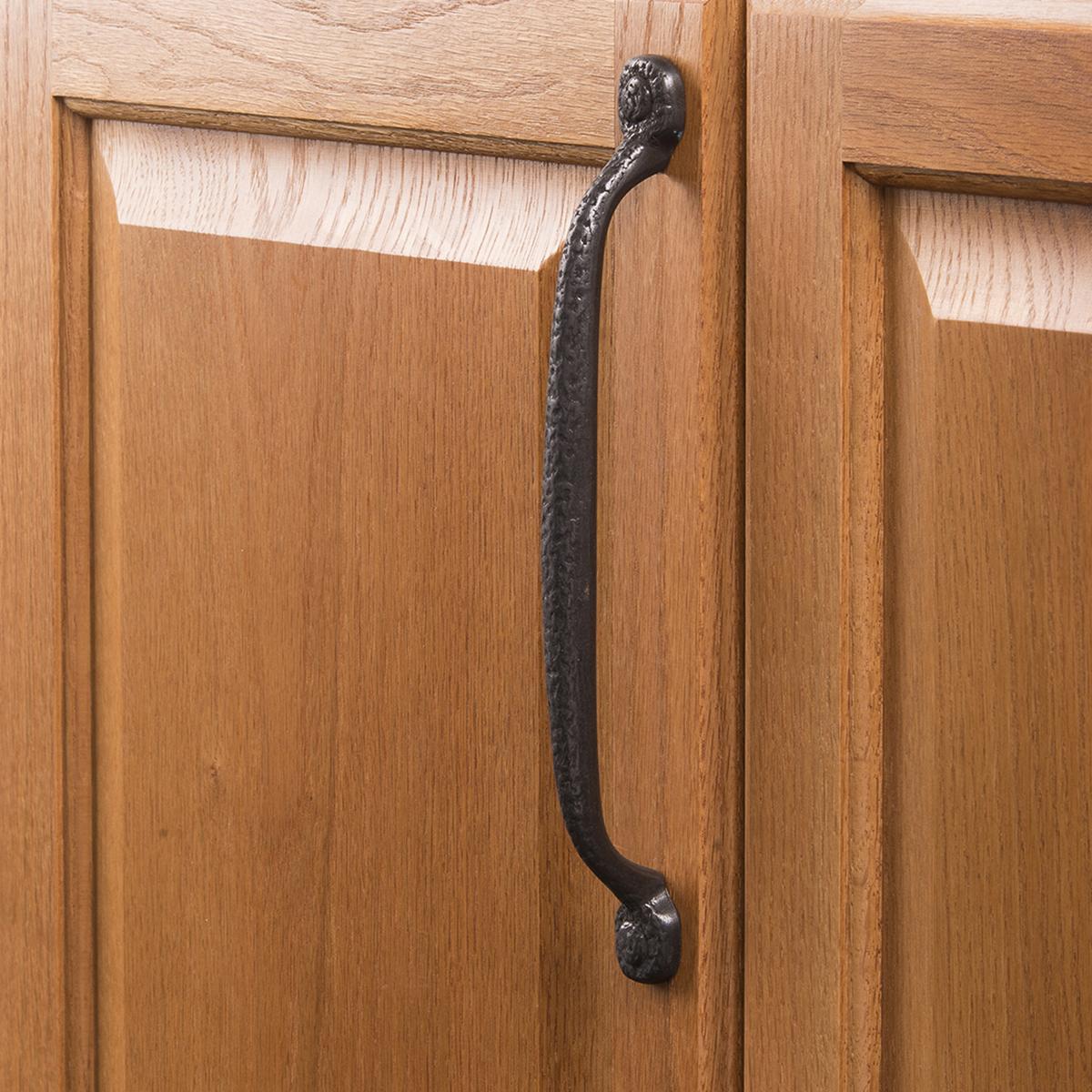 Hickory P2996, 7-9/16 Inch (192mm) Refined Rustic Pull