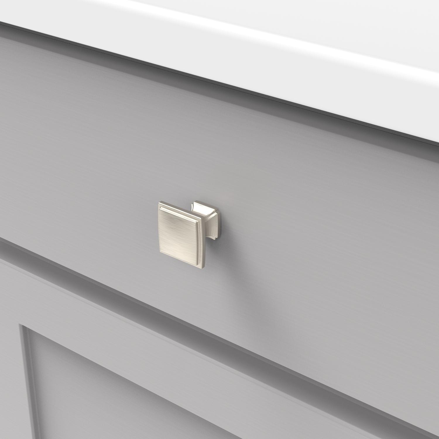 Hickory P3240, 1-1/4 Inch Square Bridges Knob