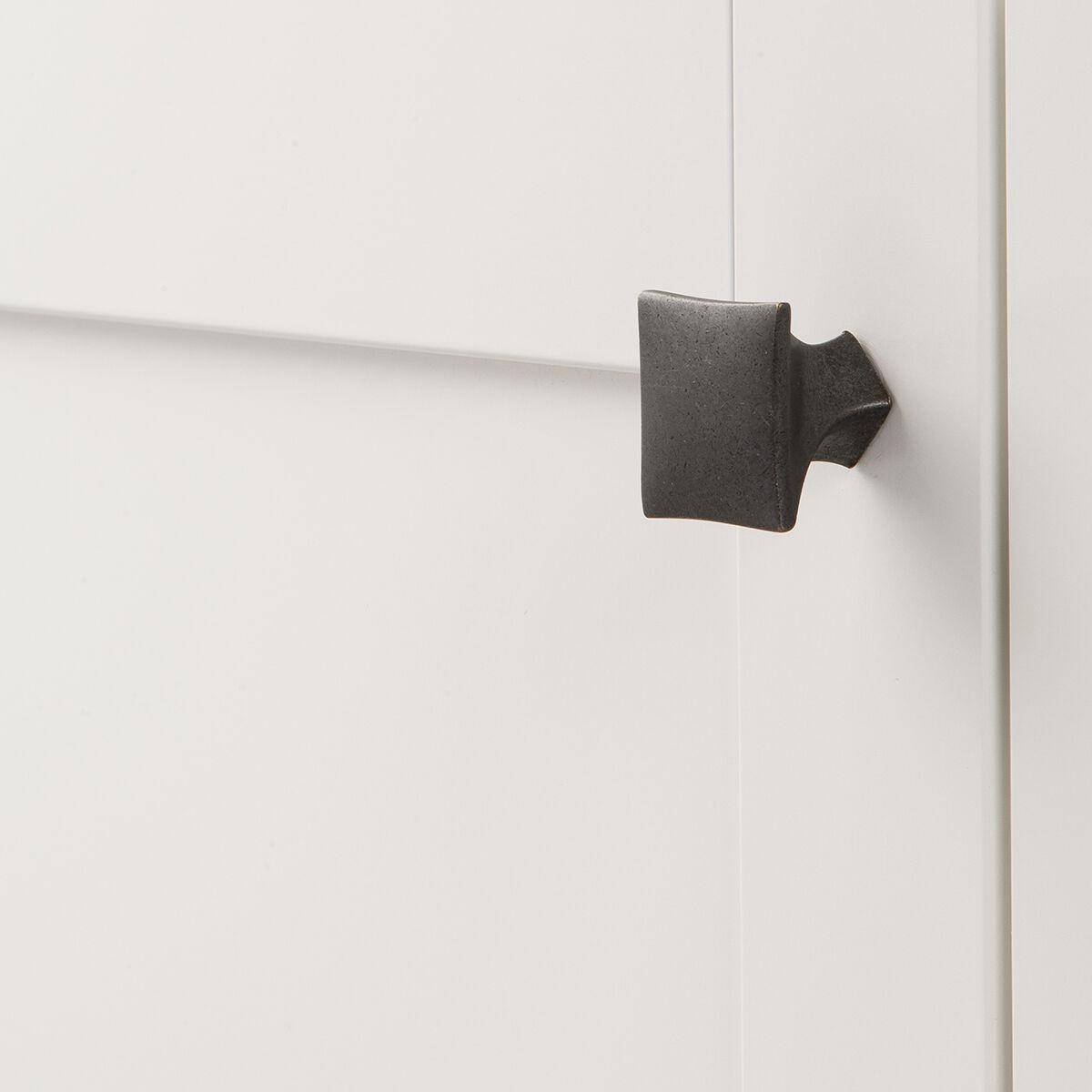 Hickory H076014, 1-1/4 Inch Square Twist Knob