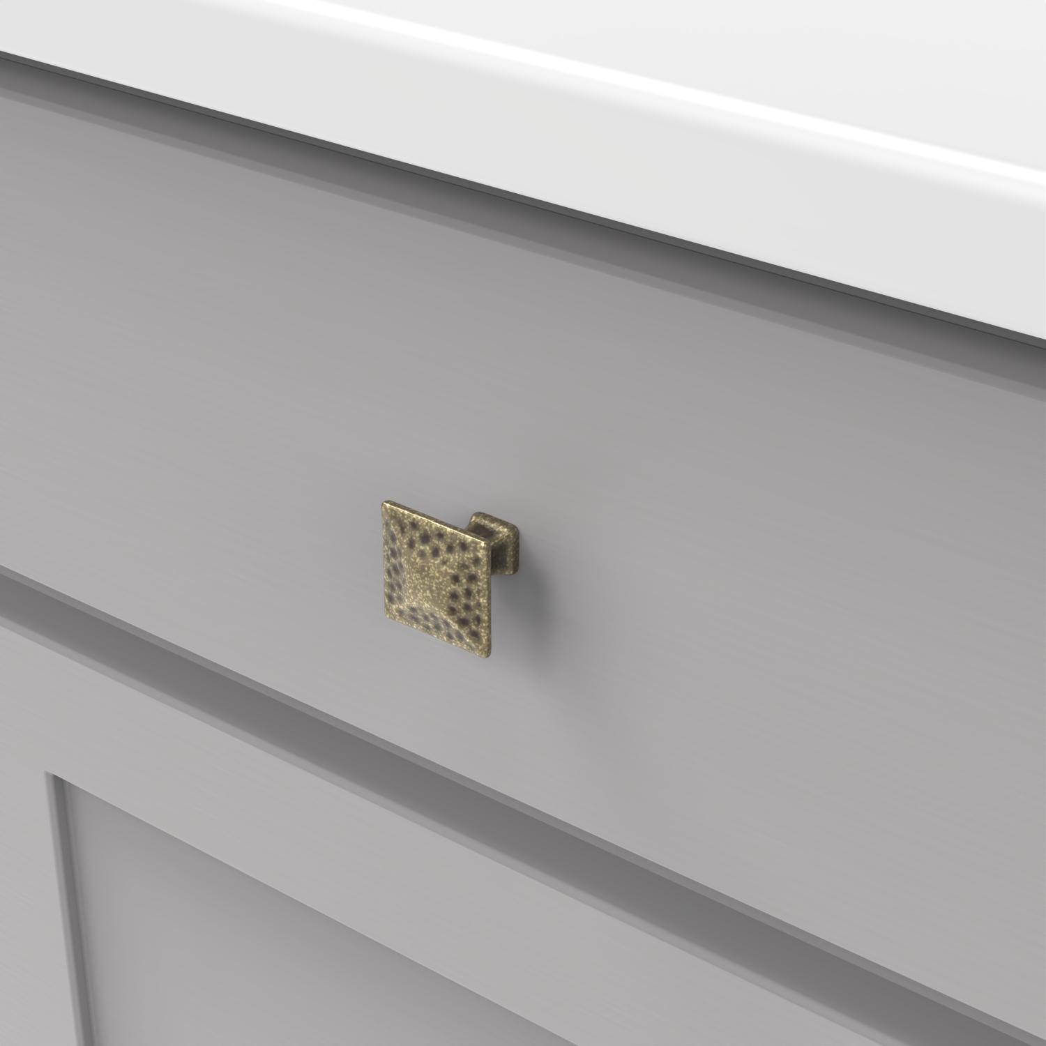 Hickory P2172, 1-1/4 Inch Square Craftsman Knob