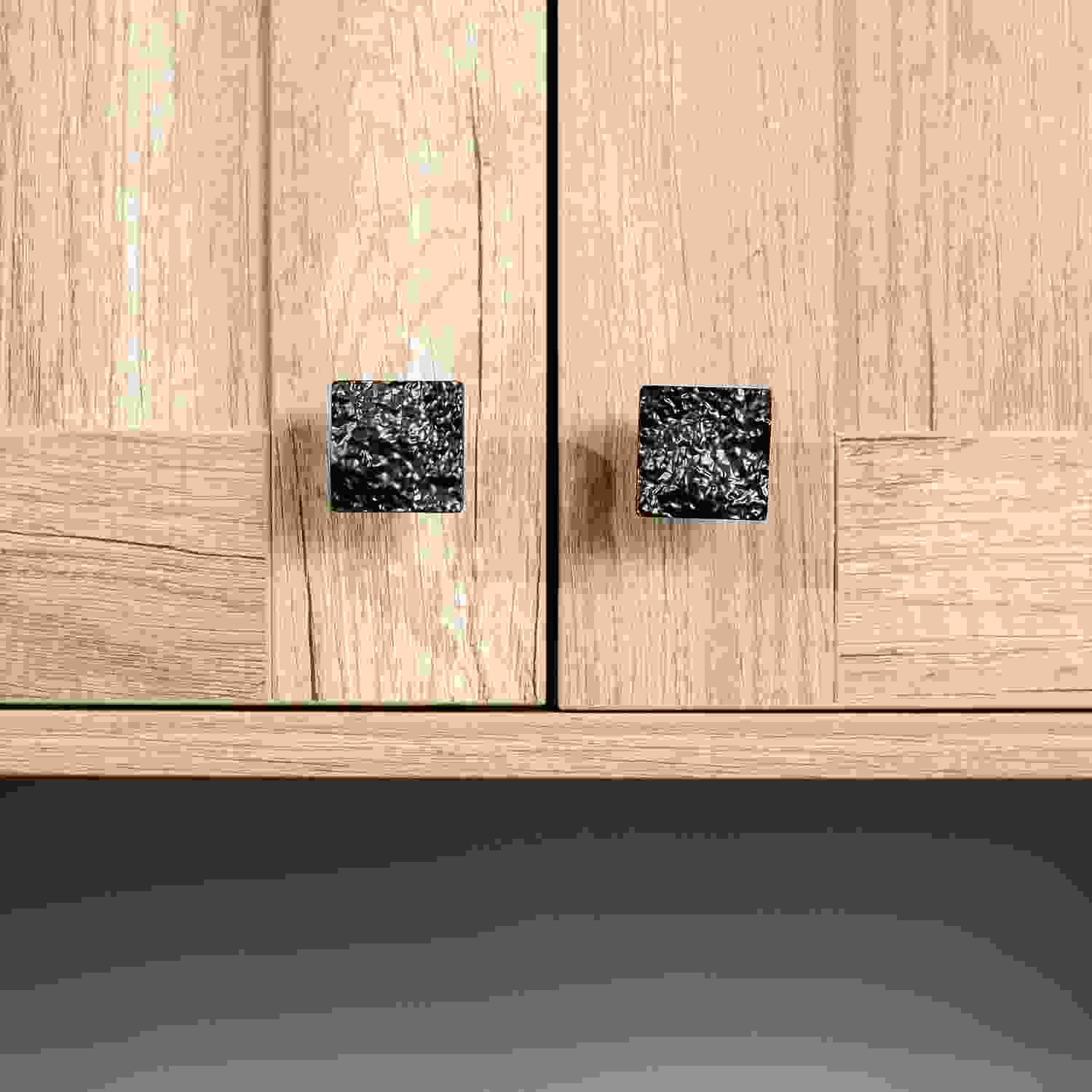 1-3/8 Inch Square Sandrine Square Knob
