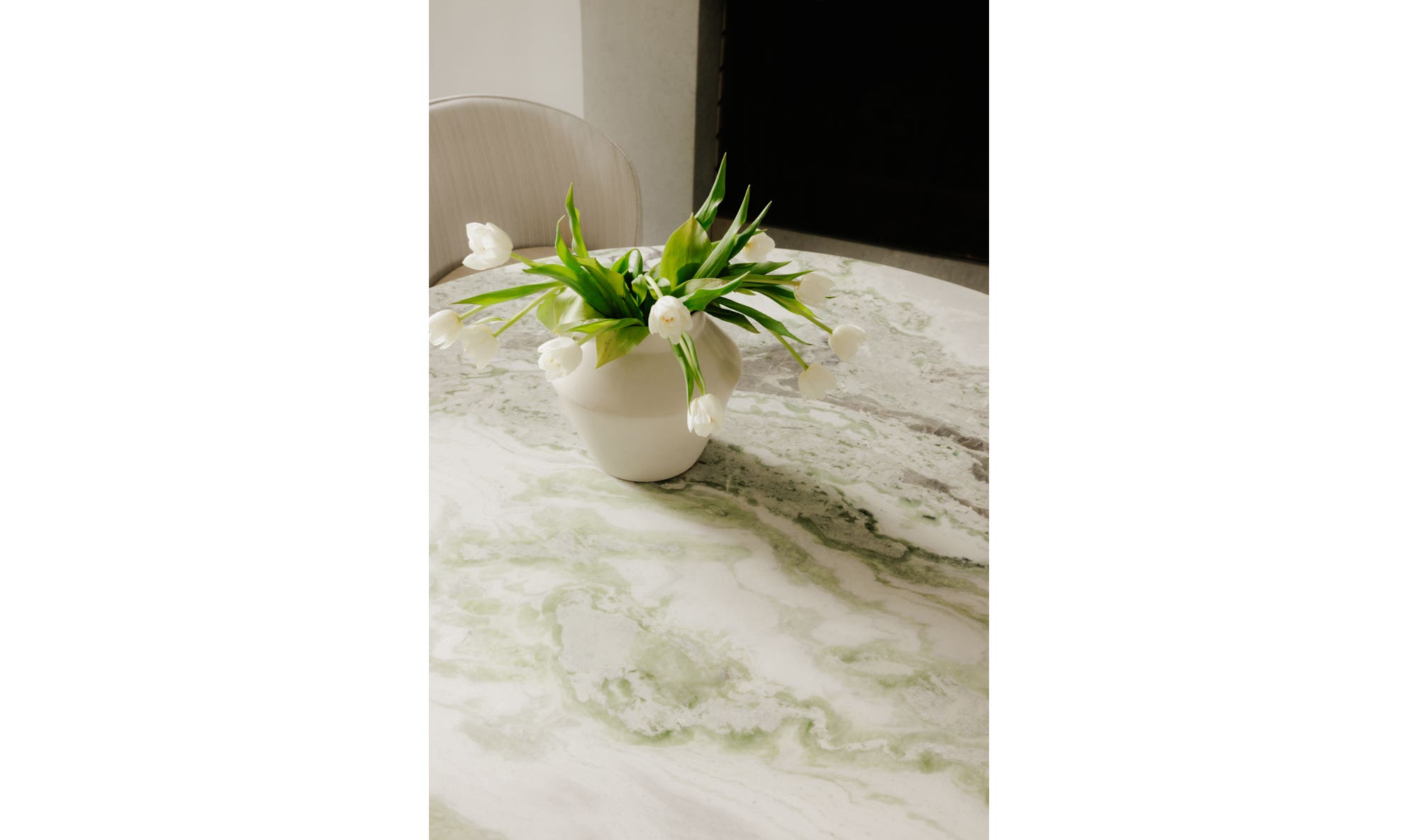 Moes Evelyn Dining Table Onyx Marble JD-1093