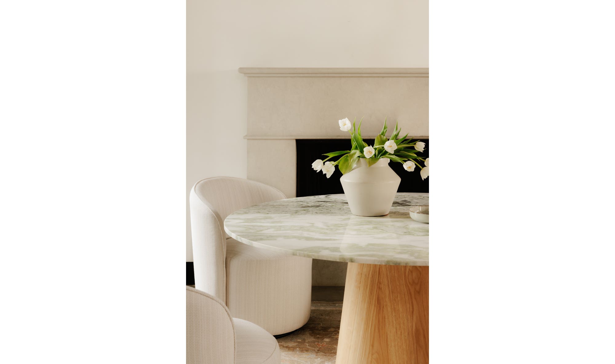 Moes Evelyn Dining Table Onyx Marble JD-1093