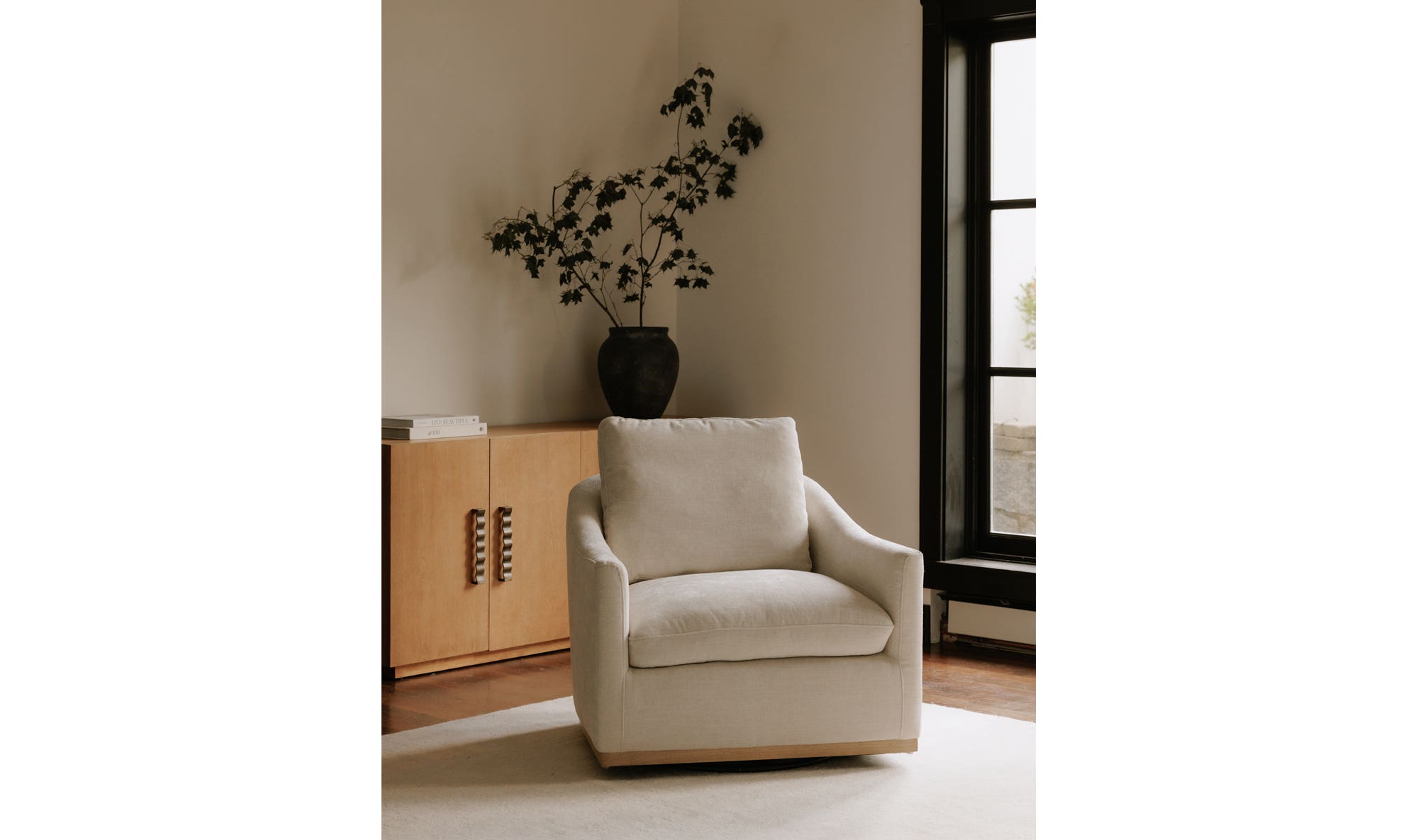 Moes Linden Swivel Chair Soft Beige KQ-1029