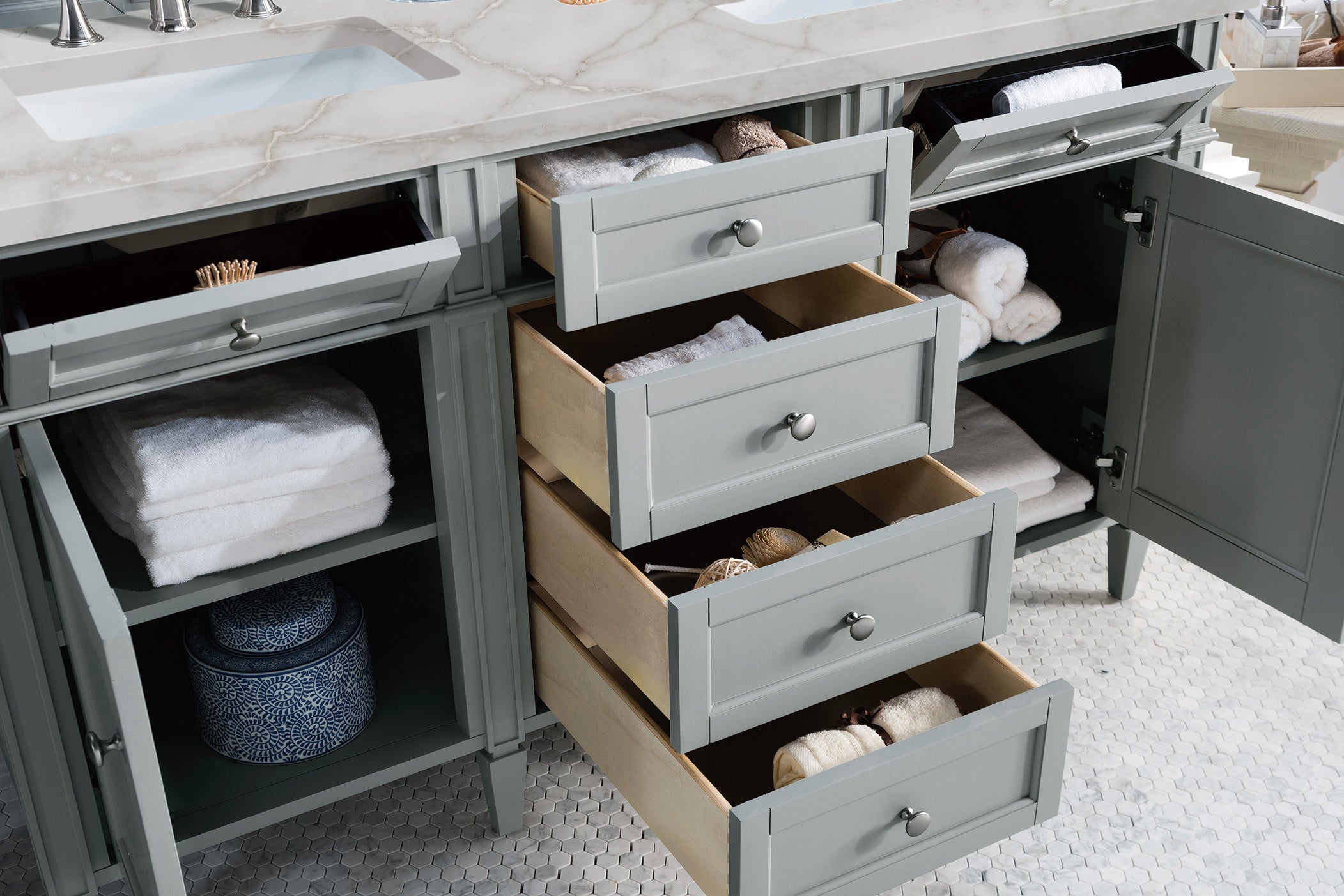 James Martin Brittany 60" Double Vanity in Urban Gray with 3cm Countertop