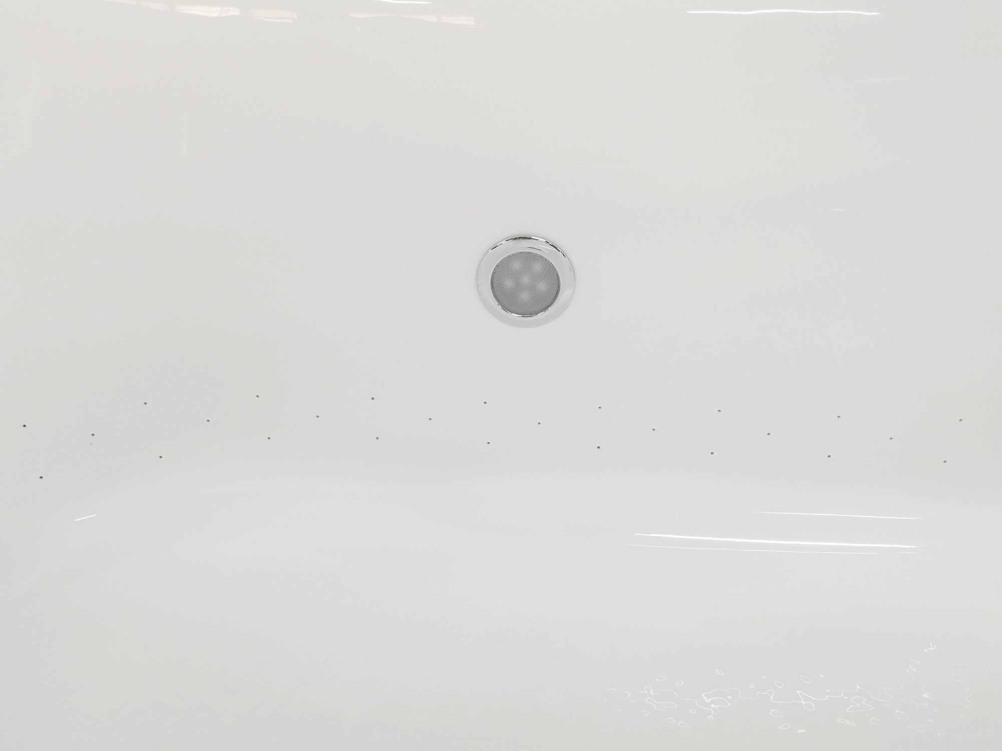 EAGO AM2140 6′ White Freestanding Air Bubble Bathtub with LED Lighting