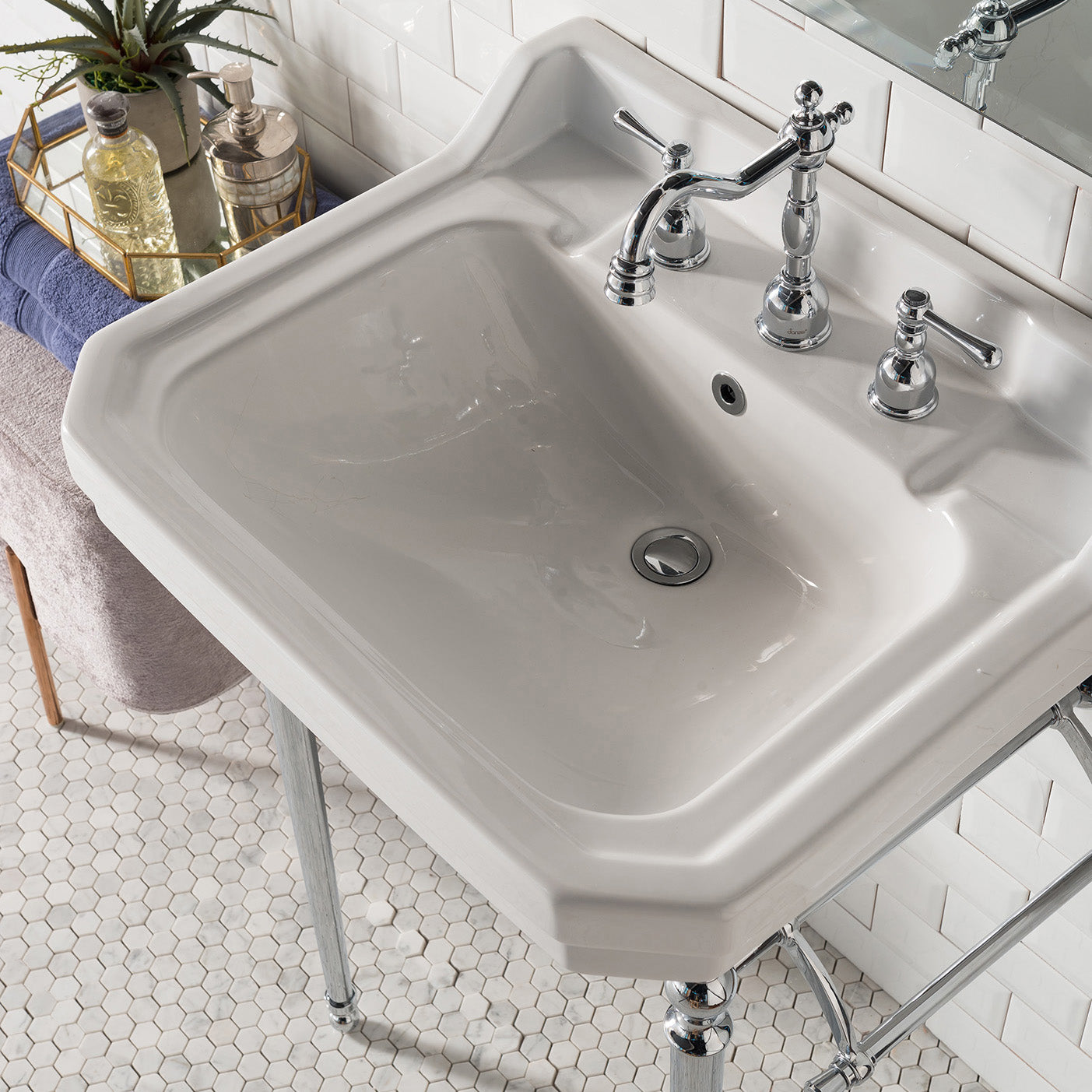 James Martin Wellington 24" Single Console Sink with Stand