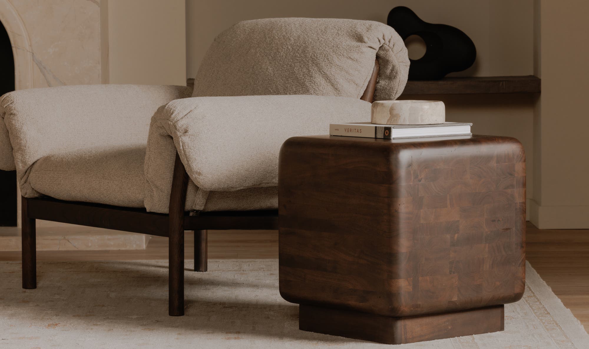 Moes Eton Side Table LX-1076