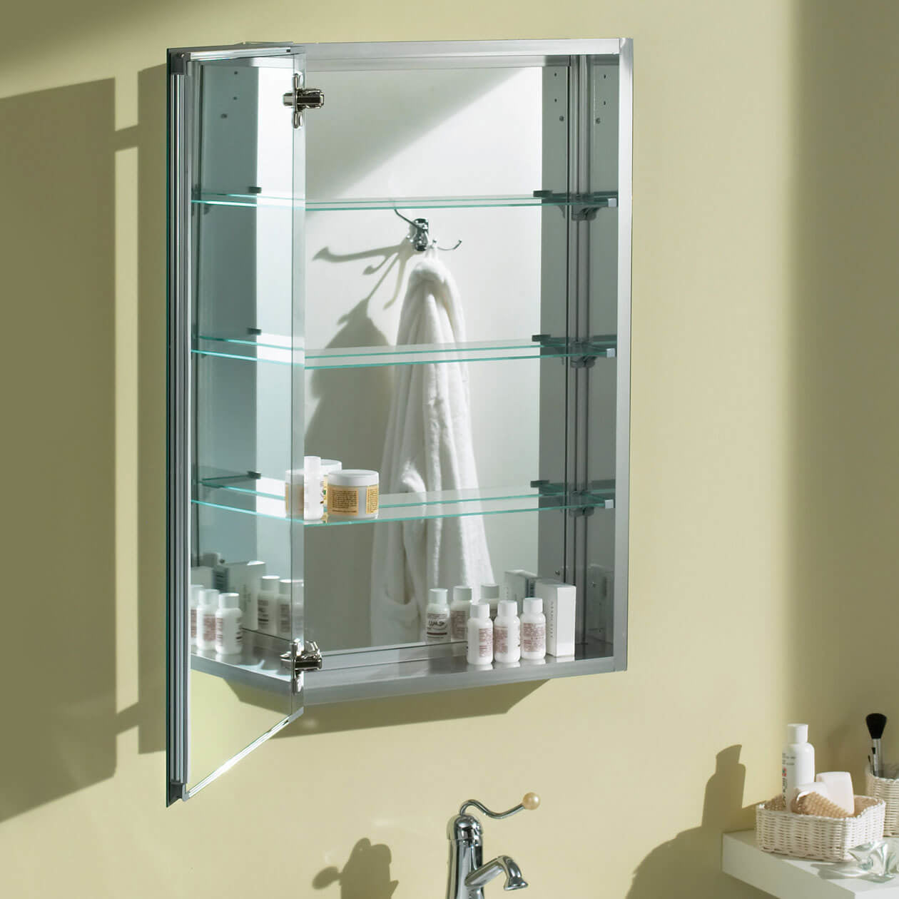 Maax SV1830 Medicine Cabinet in Chrome