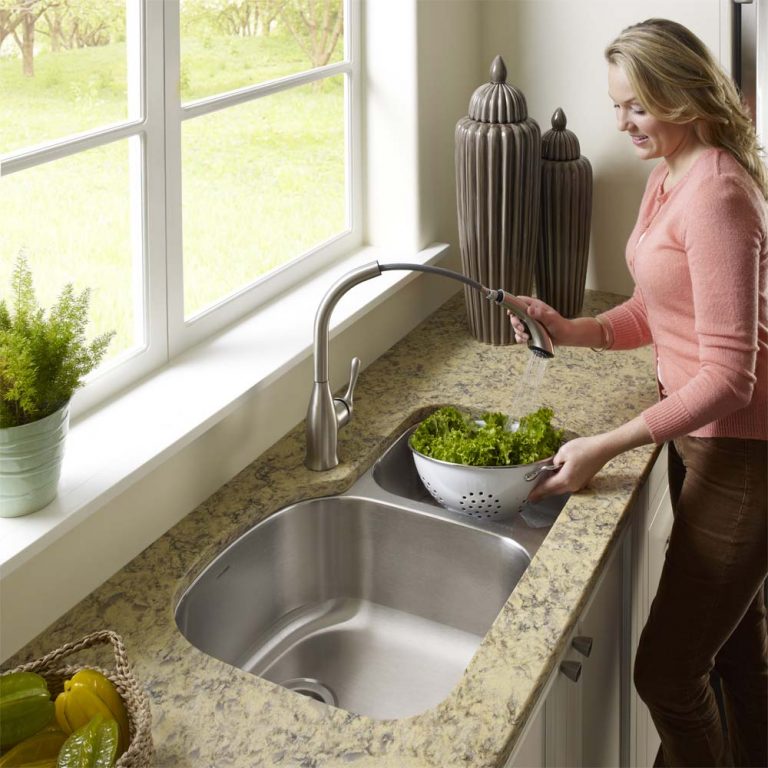 Houzer Medallion 32" Stainless Steel Undermount 70/30 Double Small Right Bowl Kitchen Sink with Strainer
