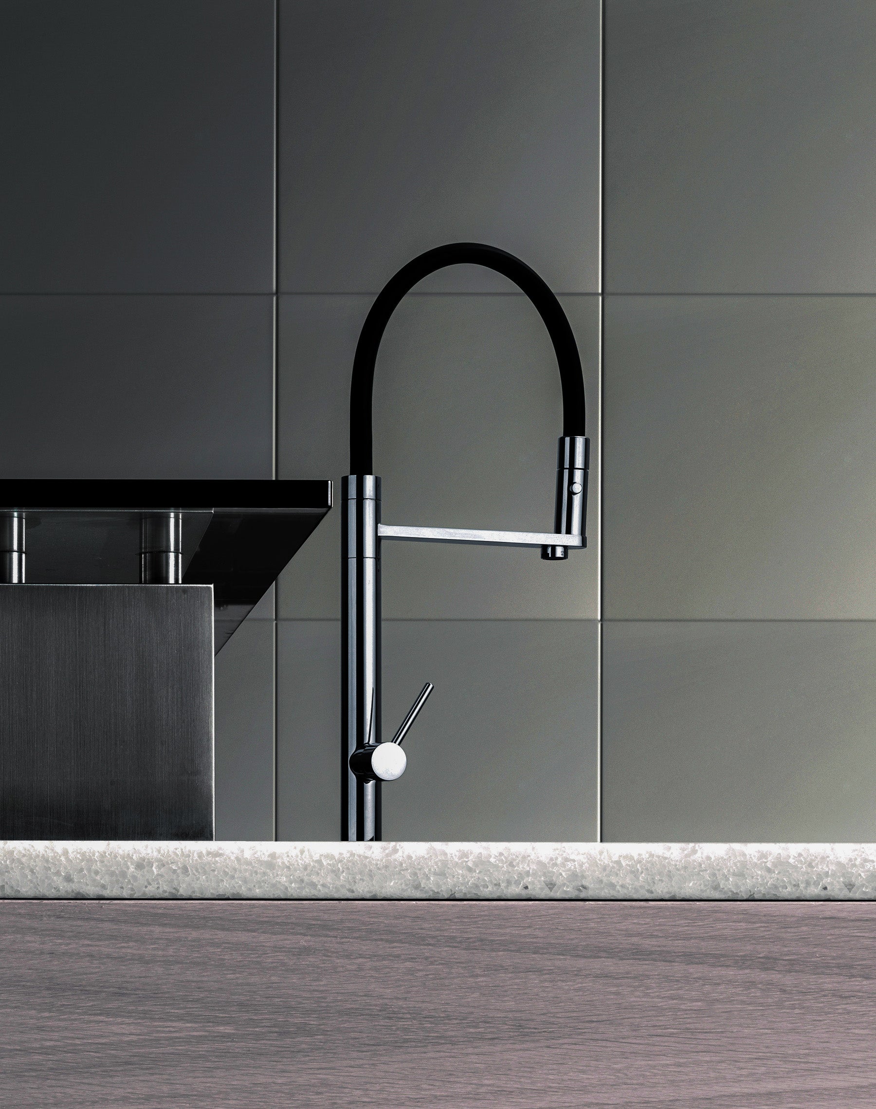 LaToscana 78PW559YO Single Handle Pull-Out Kitchen Faucet with Silicone Spout – Brushed Nickel