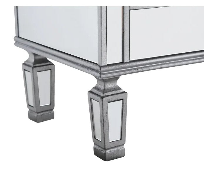 Chans Furniture DH-695 Mirrored Relection Andrea Hall Console (Silver)