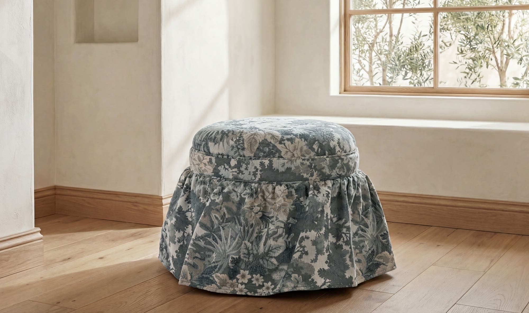 Moes Heidi Storage Ottoman OA-1112