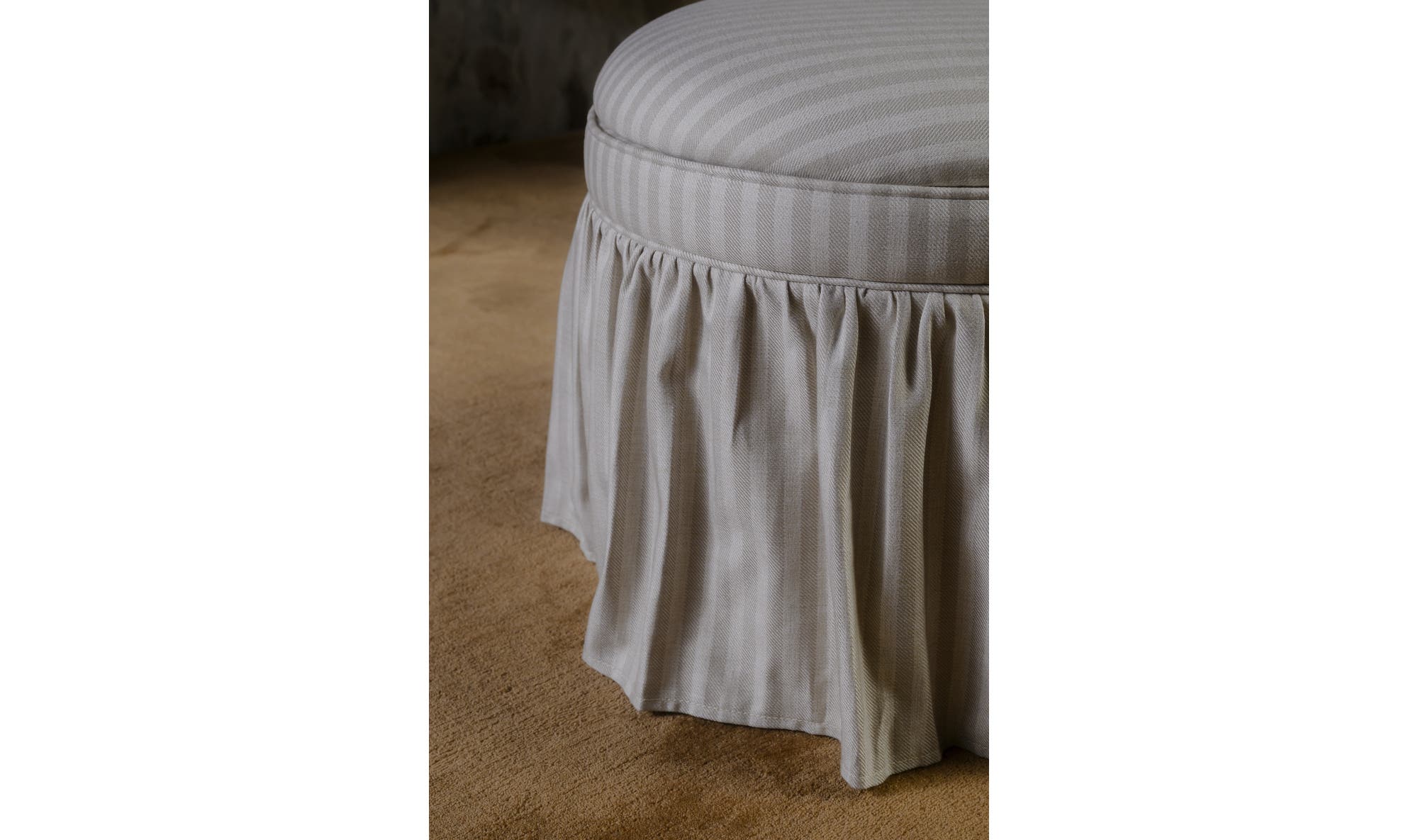 Moes Heidi Storage Ottoman OA-1112