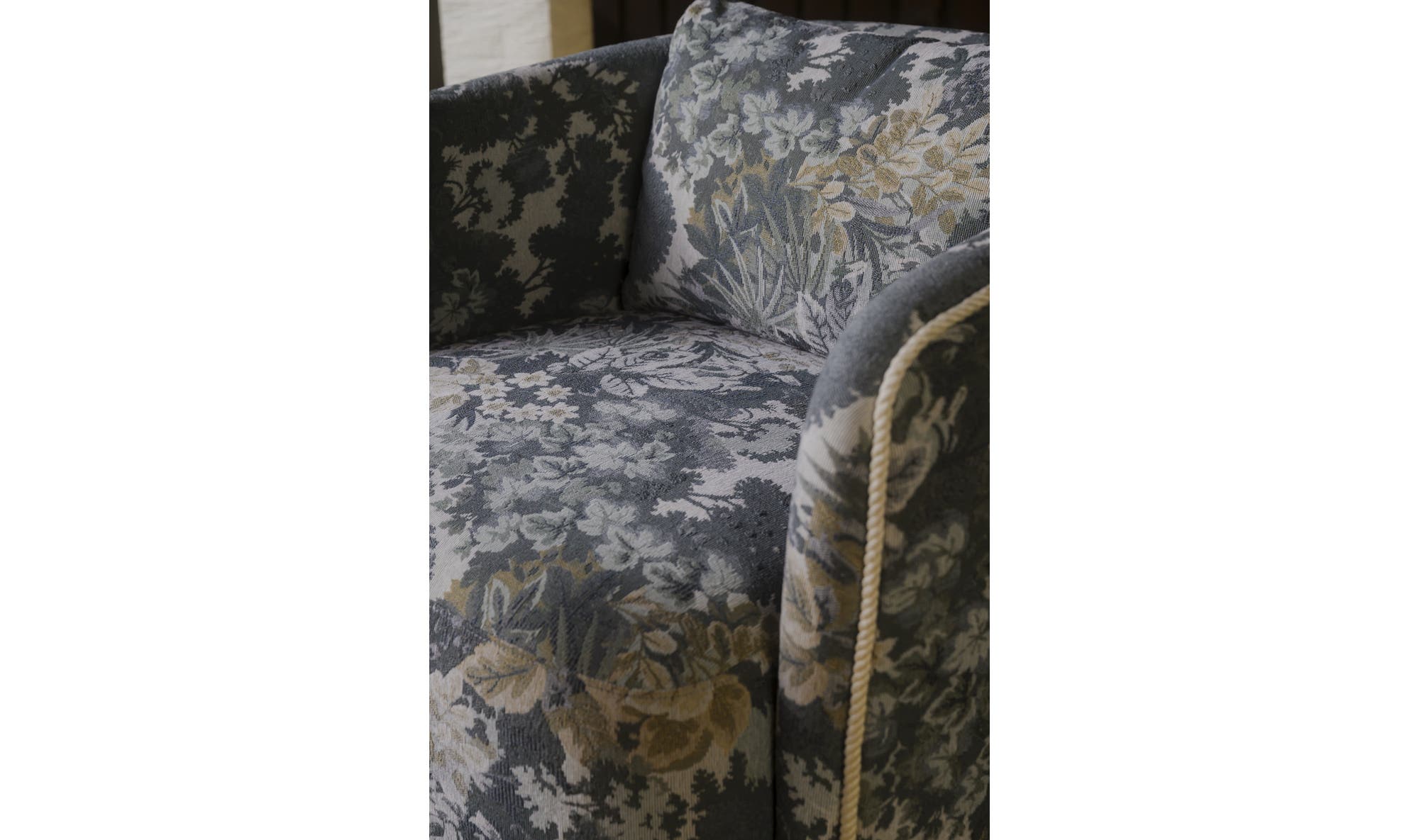 Moes Cecil Accent Chair OA-1114