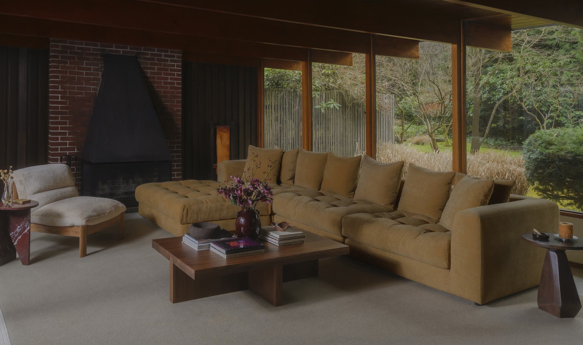 Moes Davie Slipper Chair OA-1126