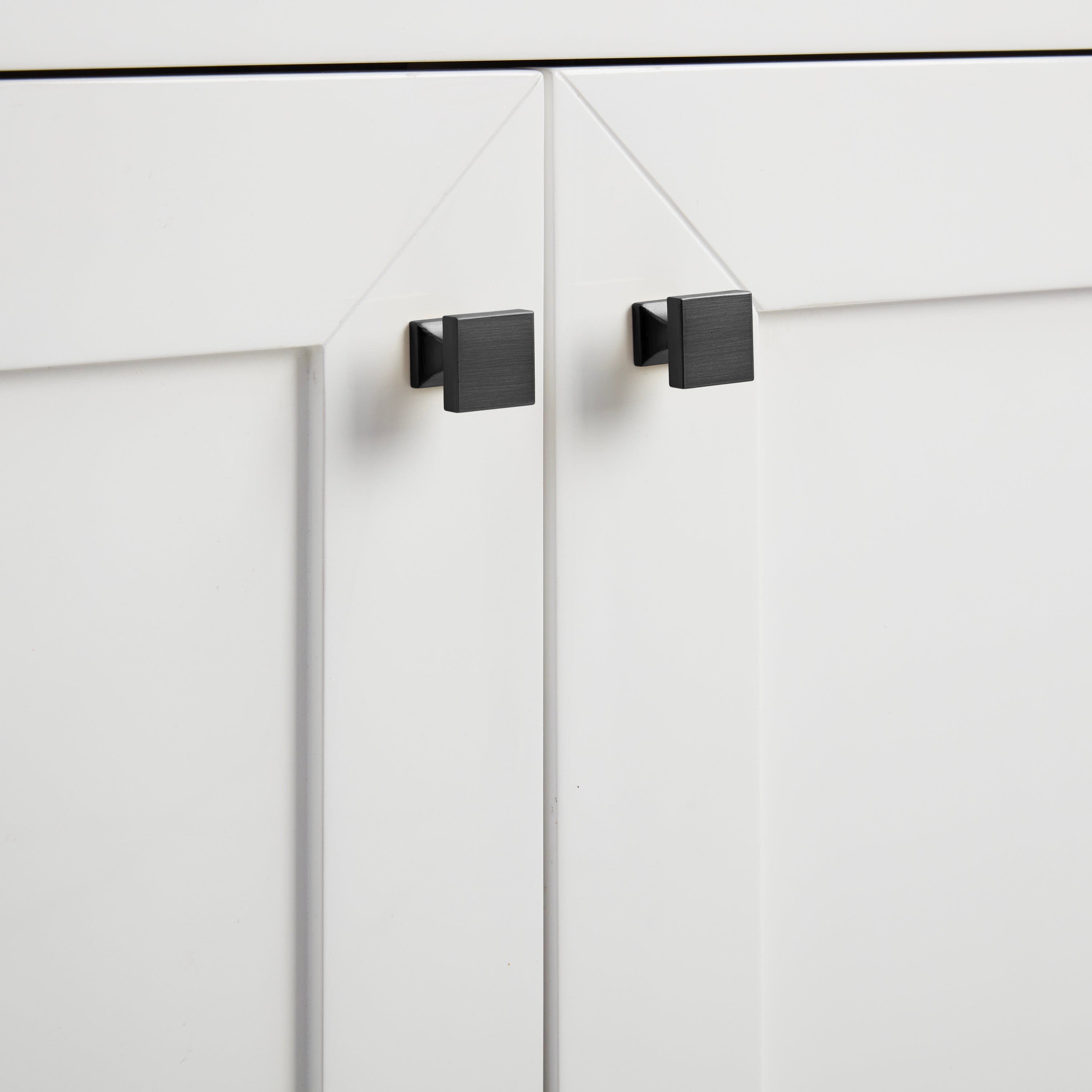 James Martin Chianti 20" Single Cabinet in Glossy White