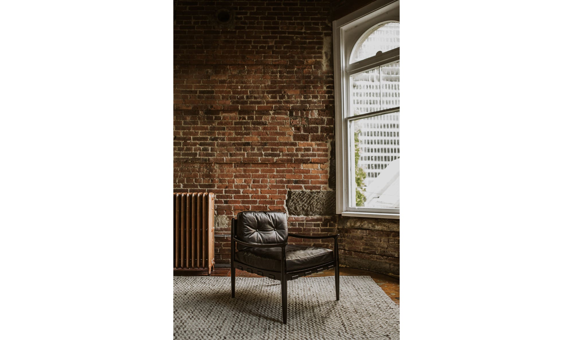 Moes Turner Chair QN-1027