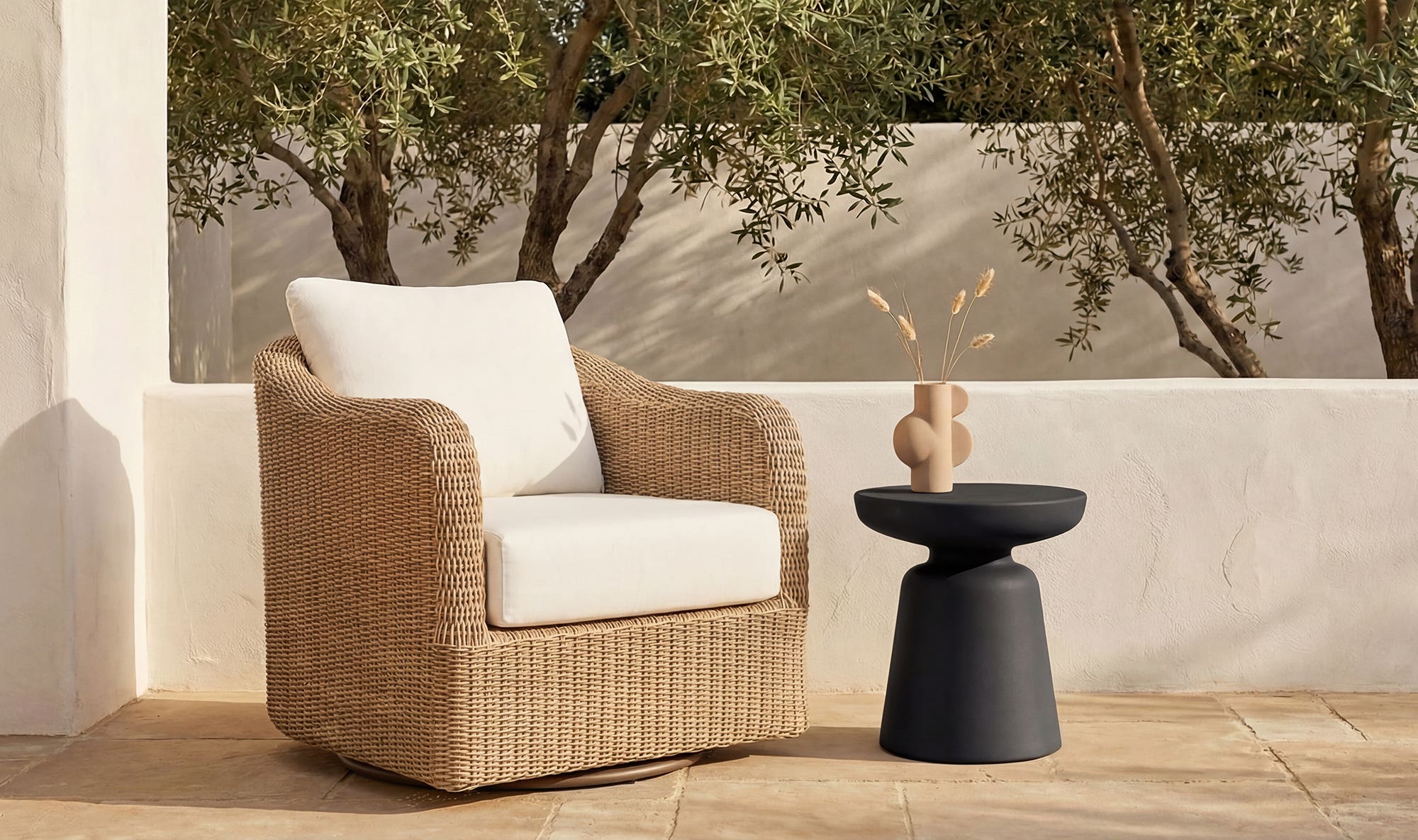 Moes Ruth Outdoor Side Table QX-1019