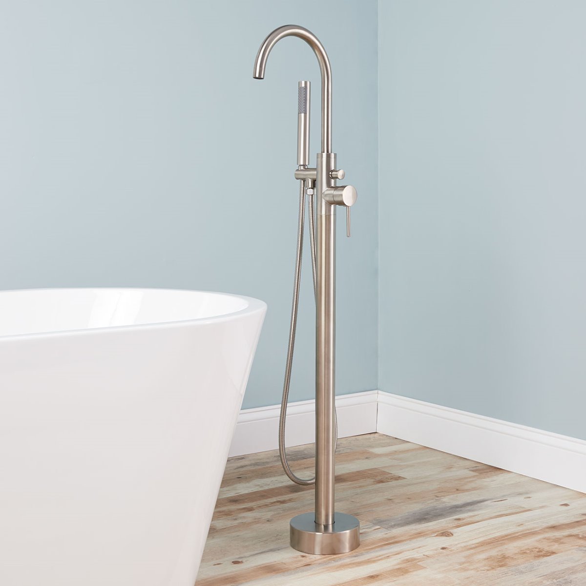 MAIDSTONE Contemporary Freestanding Bathtub Faucet