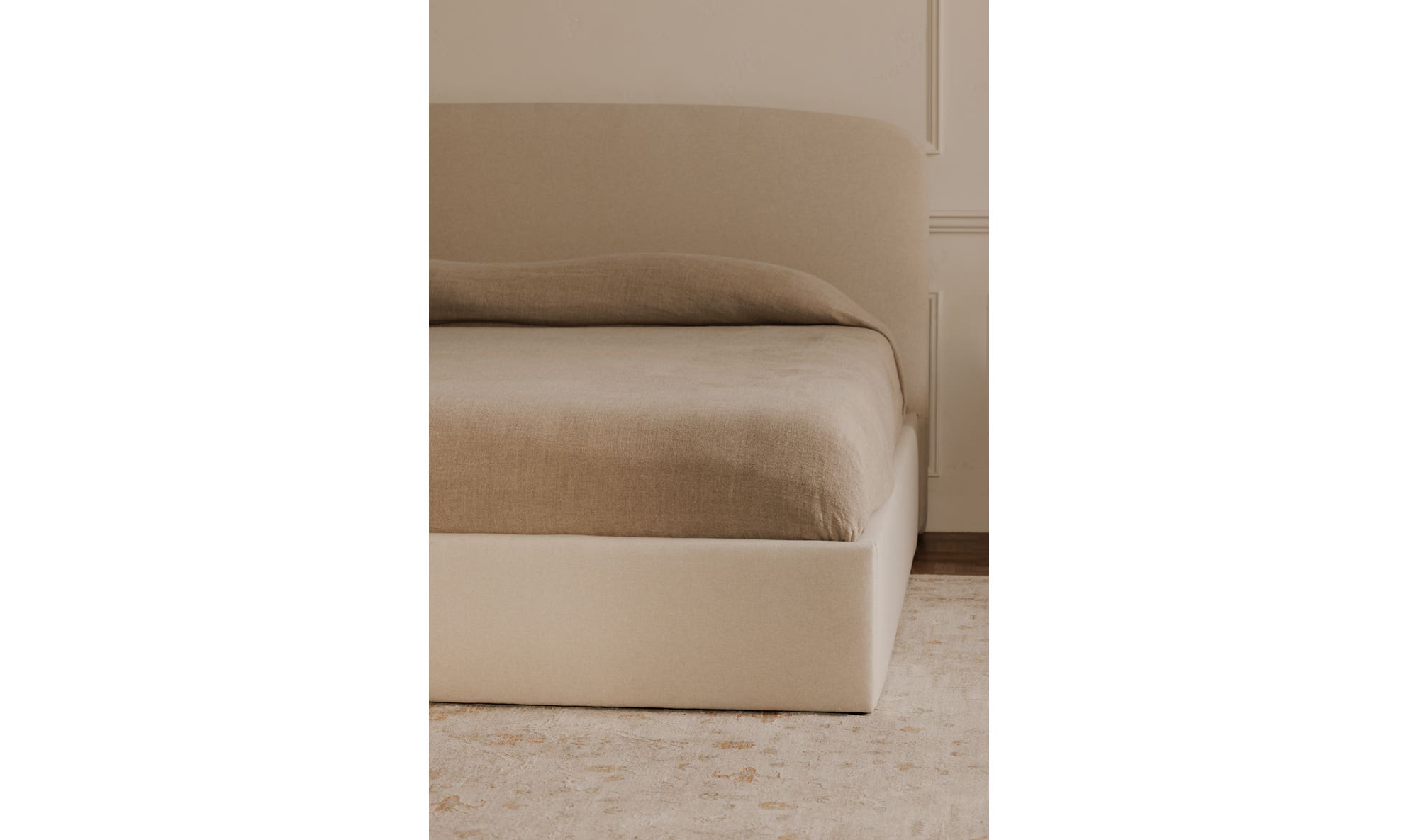 Moes Joan Queen Storage Bed RN-1150