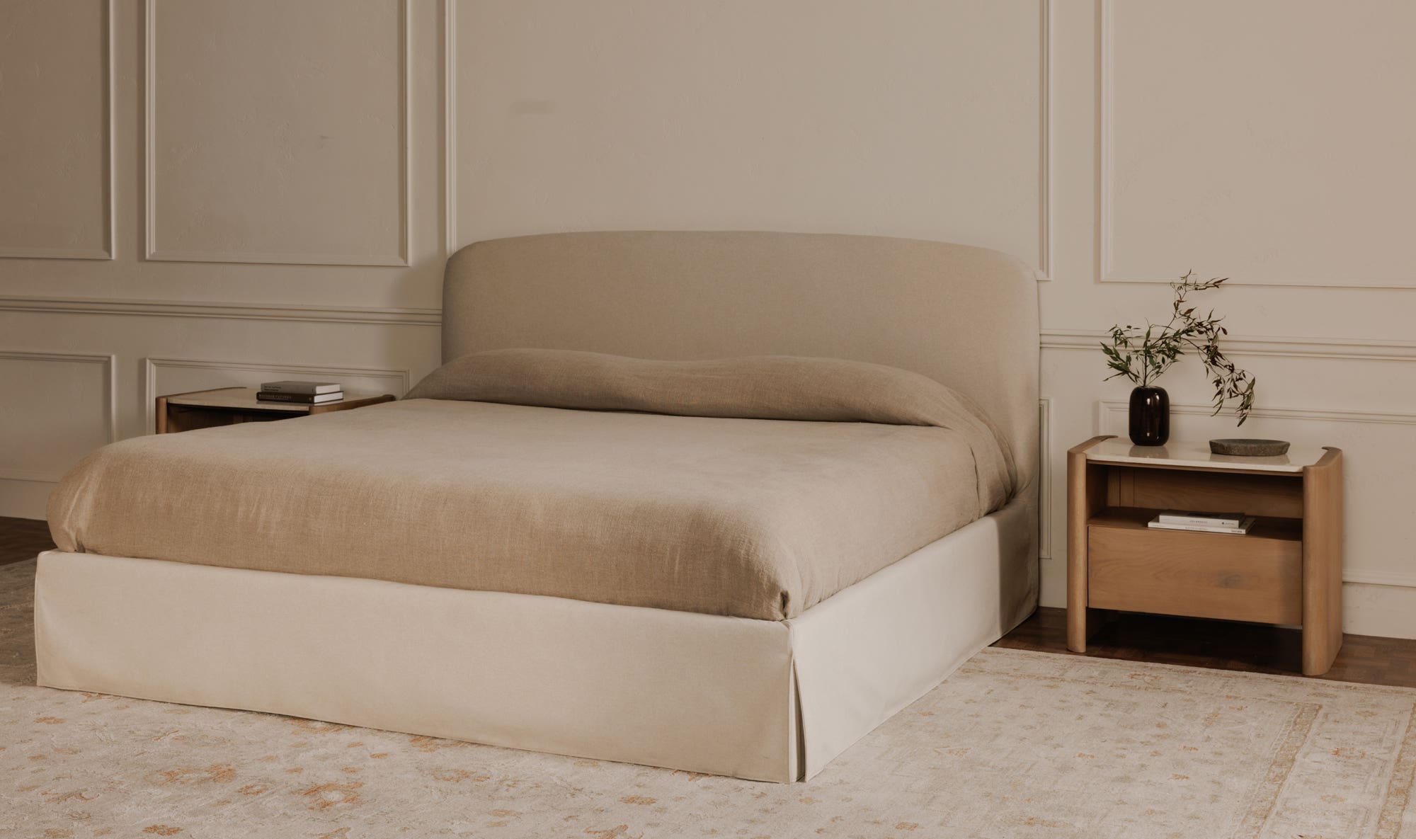 Moes Joan King Storage Bed RN-1151