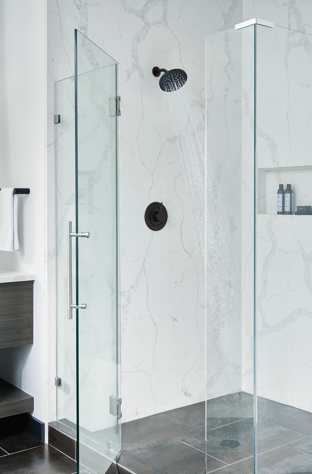 Moen One-Function 6 3/4" Diameter Spray Head Eco-Performance Rainshower