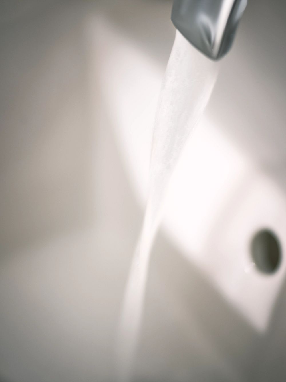 Doux MotionSense One-Handle Touchless Bathroom Faucet