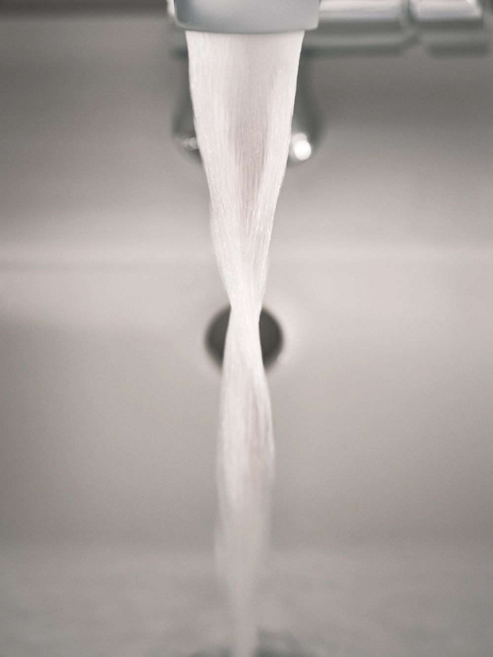 Doux MotionSense One-Handle Touchless Bathroom Faucet