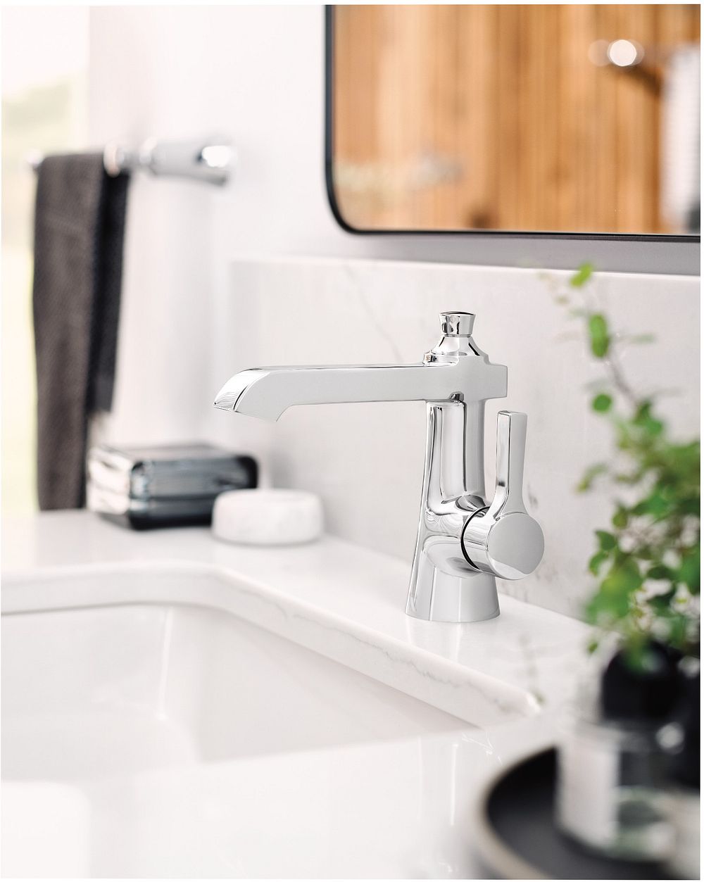 Flara One-handle Bathroom Sink Faucet