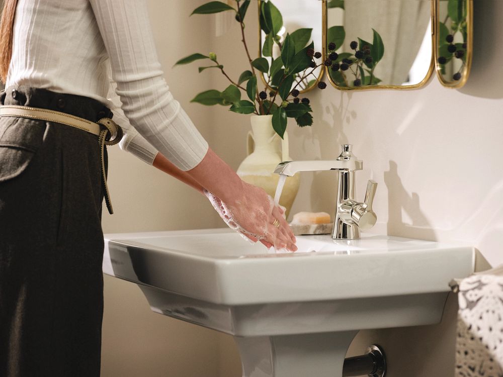 Flara MotionSense One-Handle Touchless Bathroom Faucet