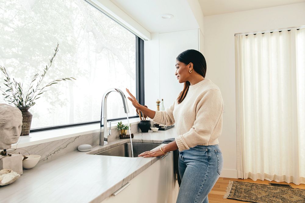 Nio Motion Control Smart Pulldown Touchless Kitchen Faucet