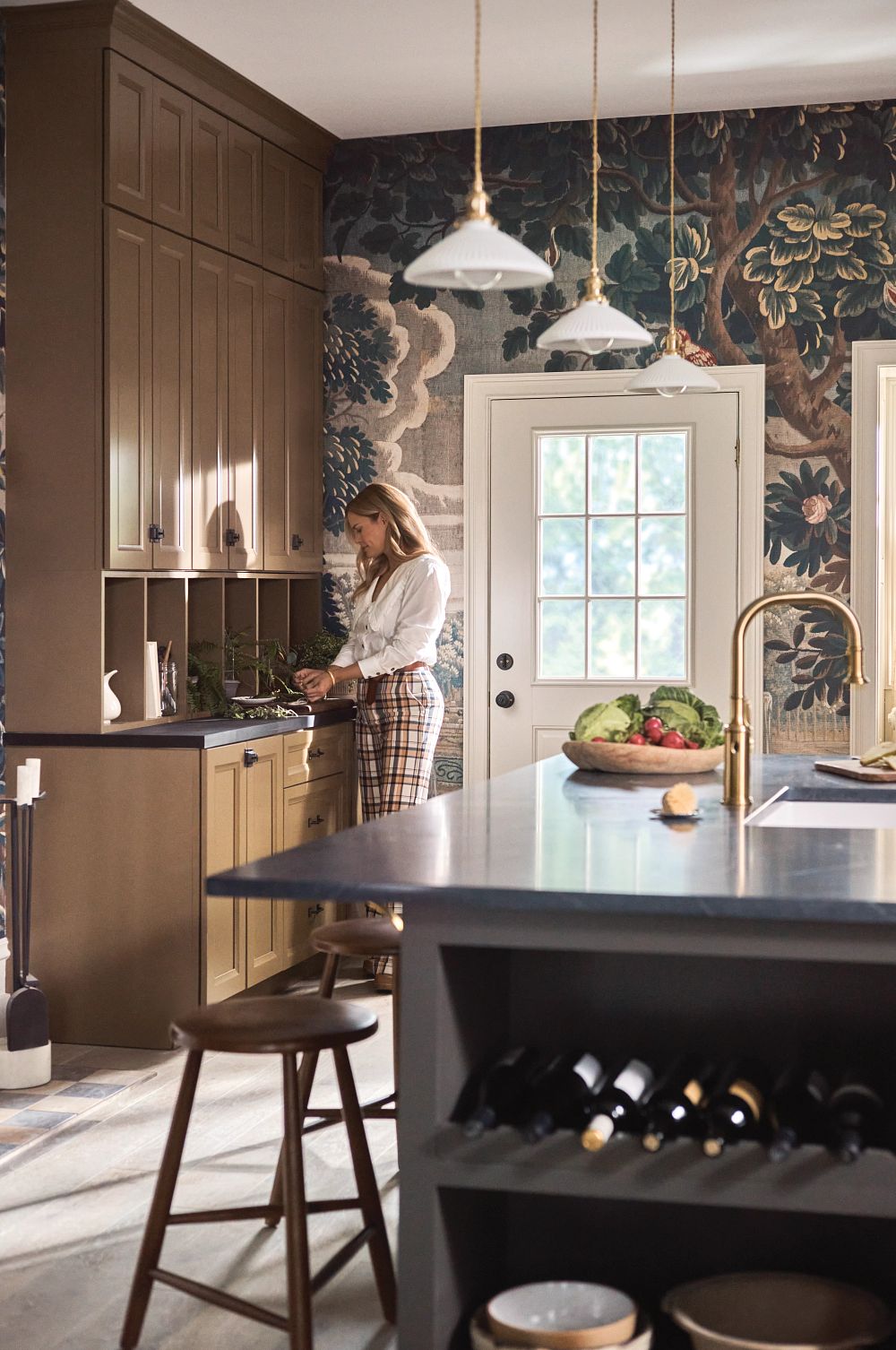 Smyth MotionSense Wave One-Handle Pulldown Touchless Kitchen Faucet