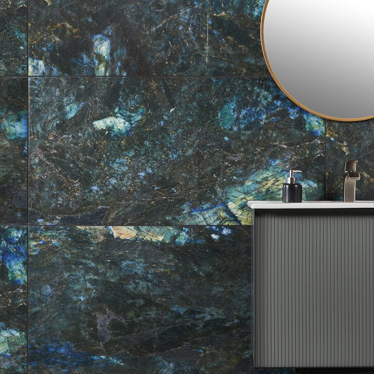 Museum Lux Labradorite