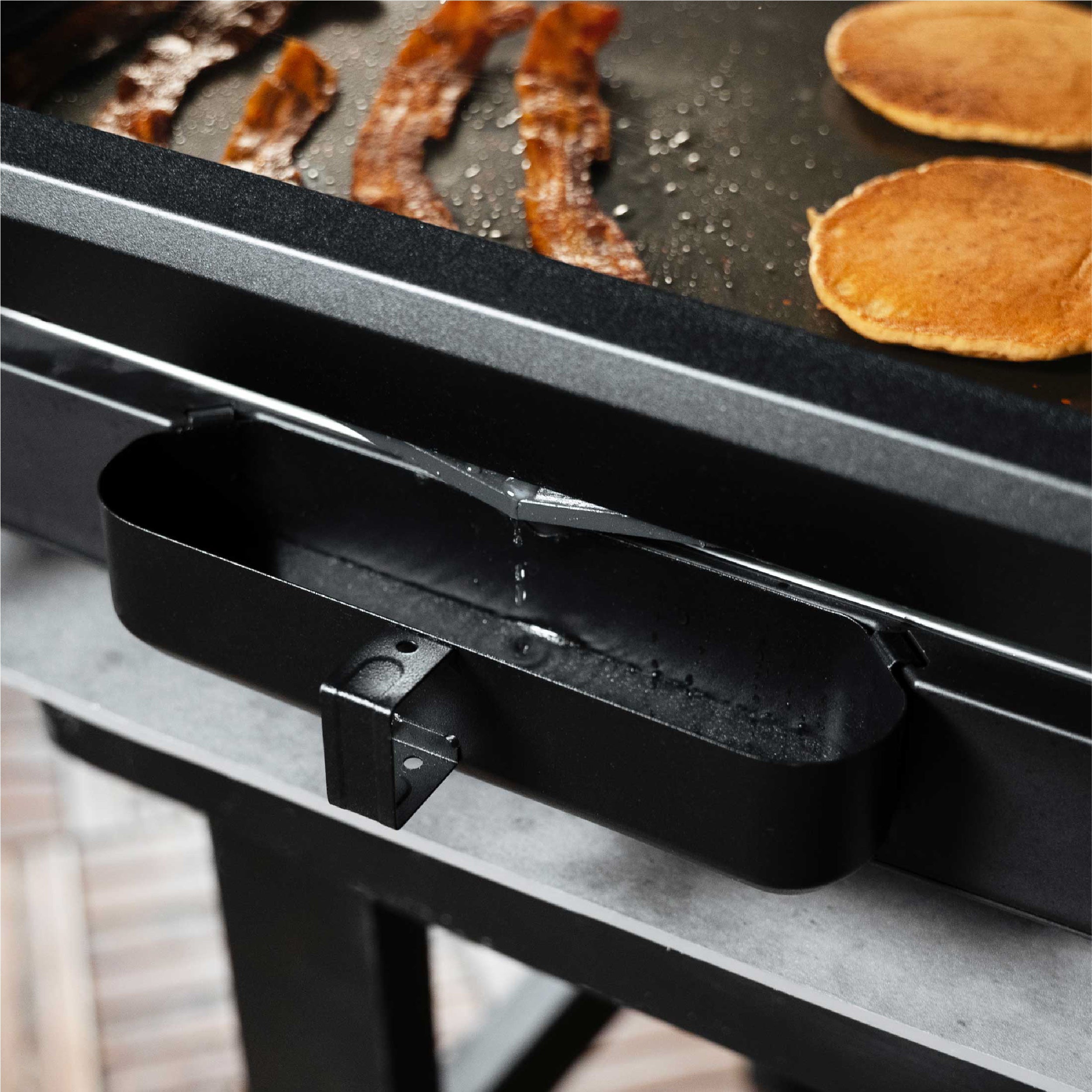 Blackstone 8001 - 22" Electric Tabletop Griddle