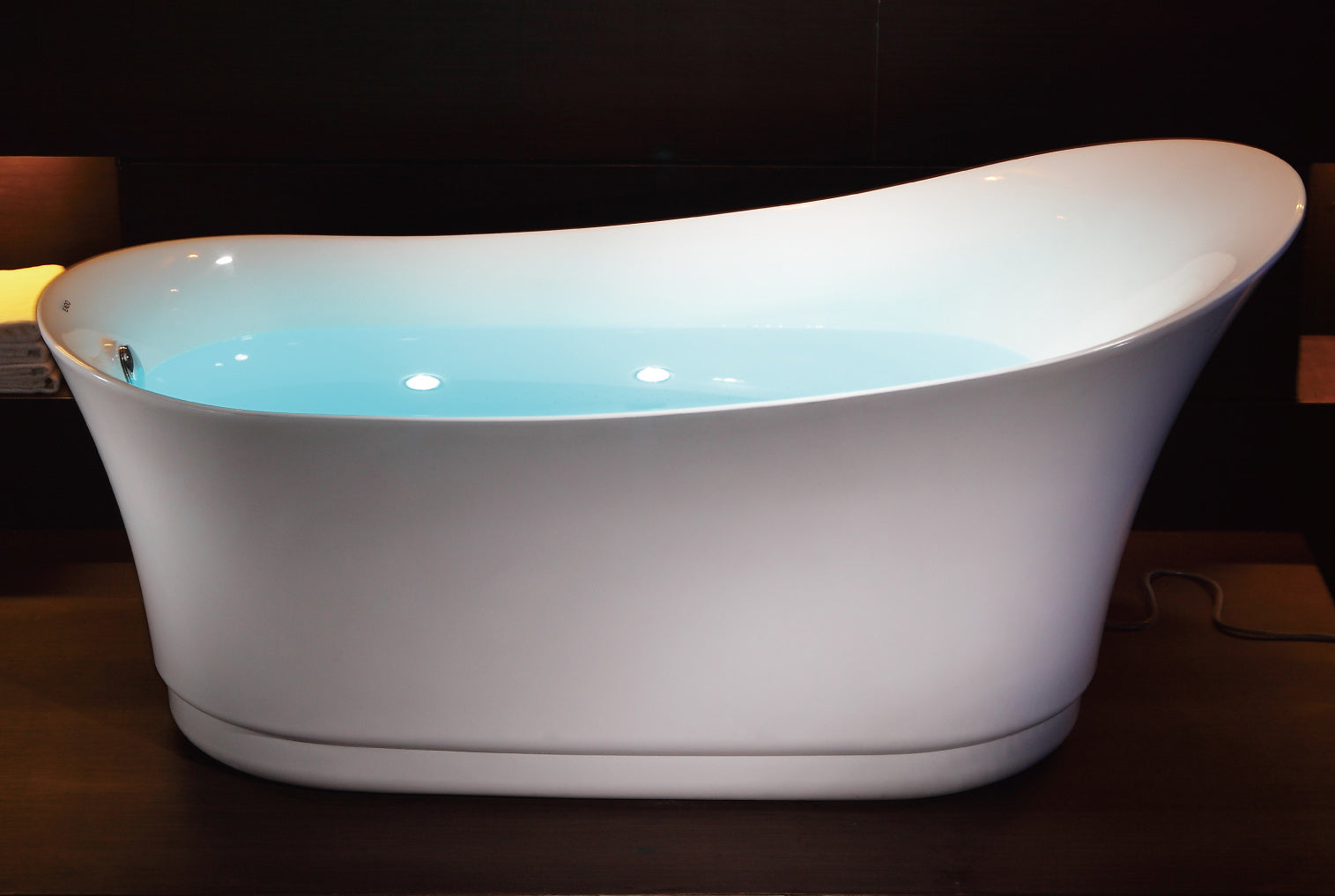 EAGO AM2140 6′ White Freestanding Air Bubble Bathtub with LED Lighting