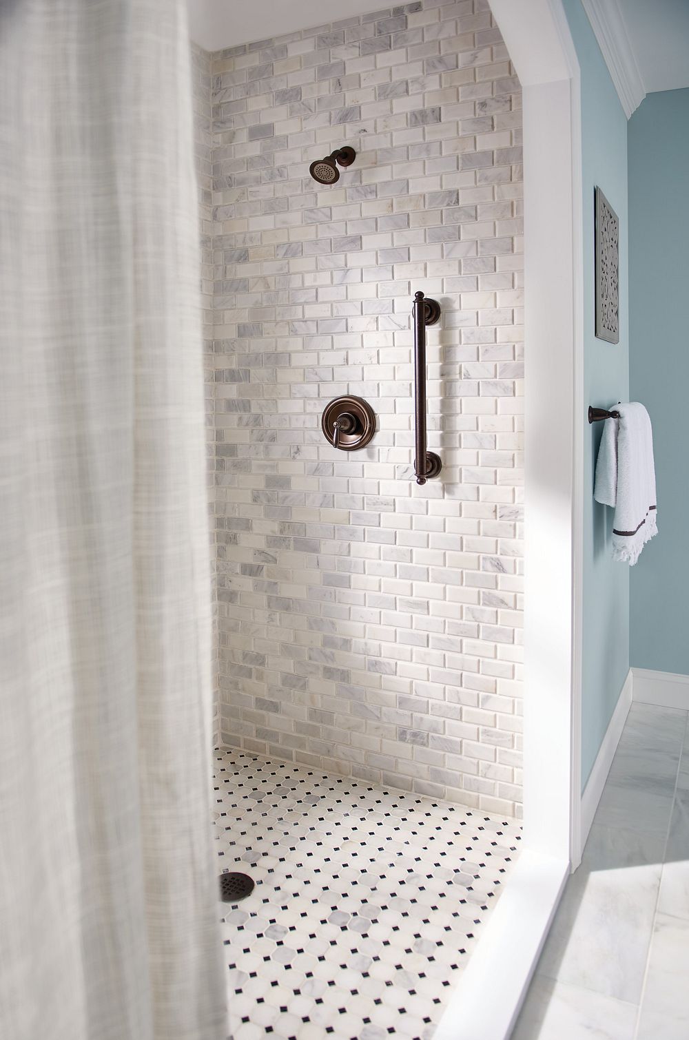 Brushed nickel Posi-Temp(R) shower only