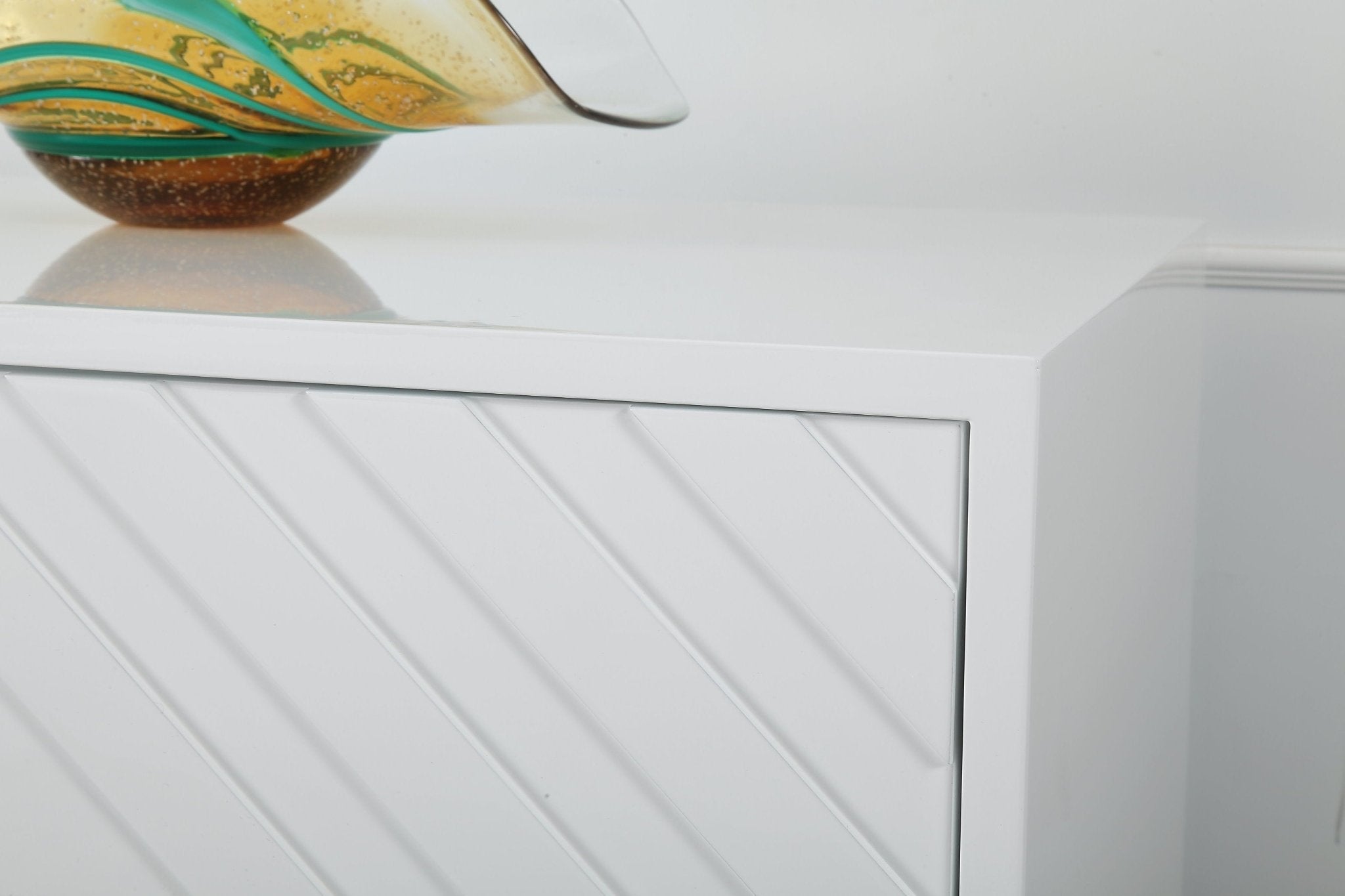 Chans Furniture 488-WT227 Tennant Brand Desata Versatile Sideboard Console