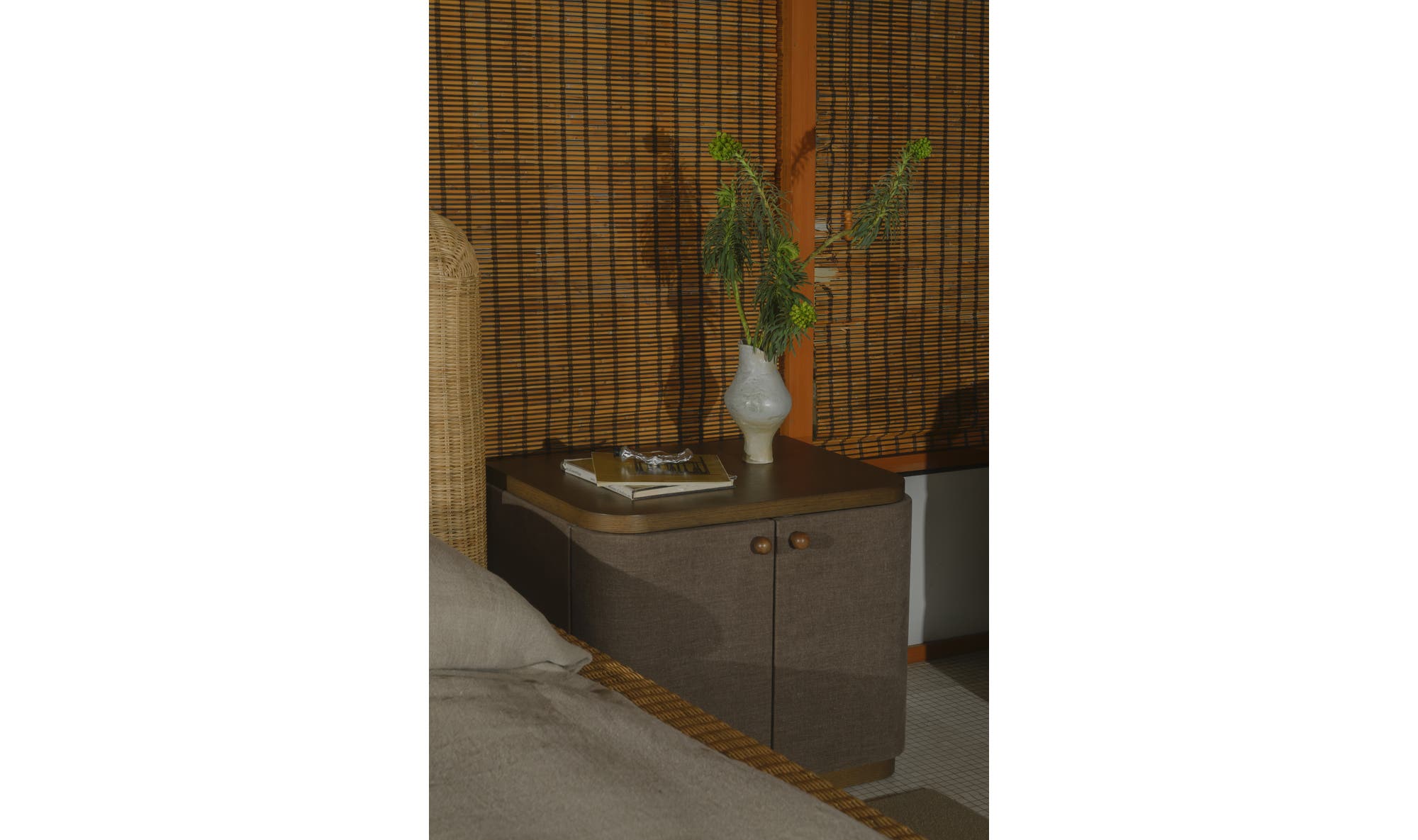 Moes Simone Nightstand TU-1002