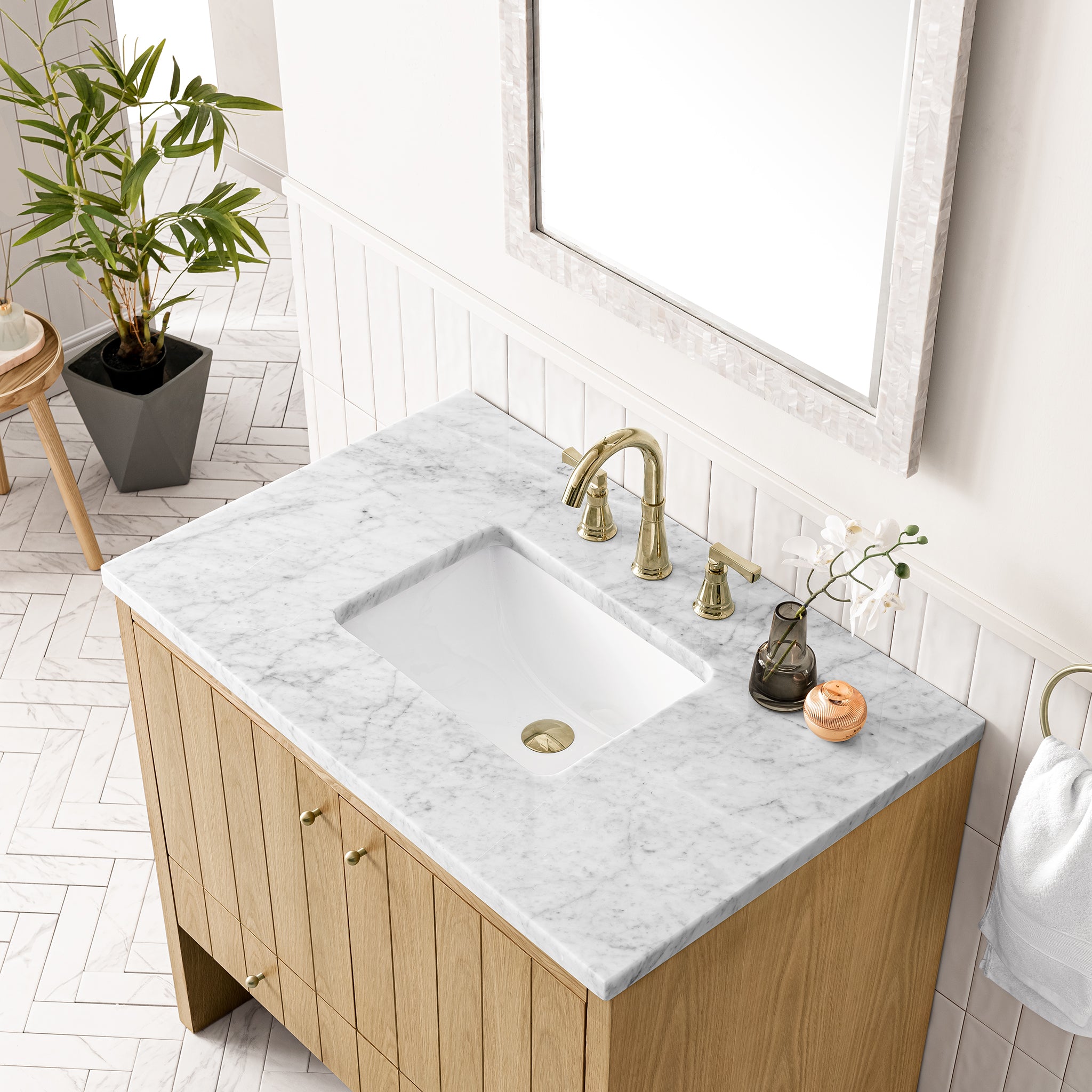 James Martin Hudson 36" Single Vanity in Light Natural Oak with 3cm Countertop
