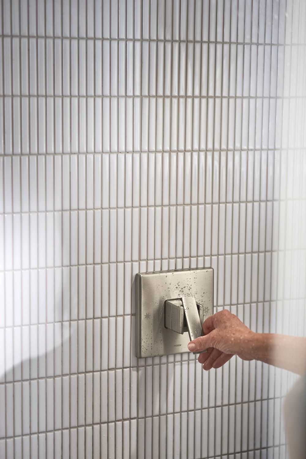 90 Degree M-CORE 3-Series Tub and Shower Trim