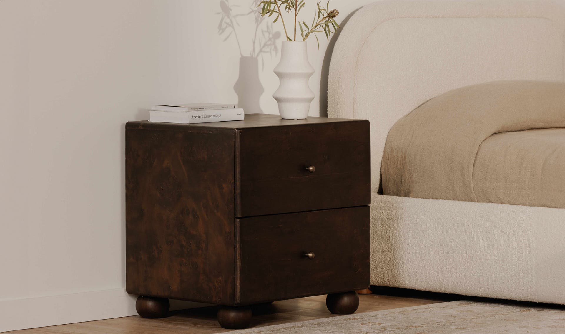 Moes York Nightstand VE-1125